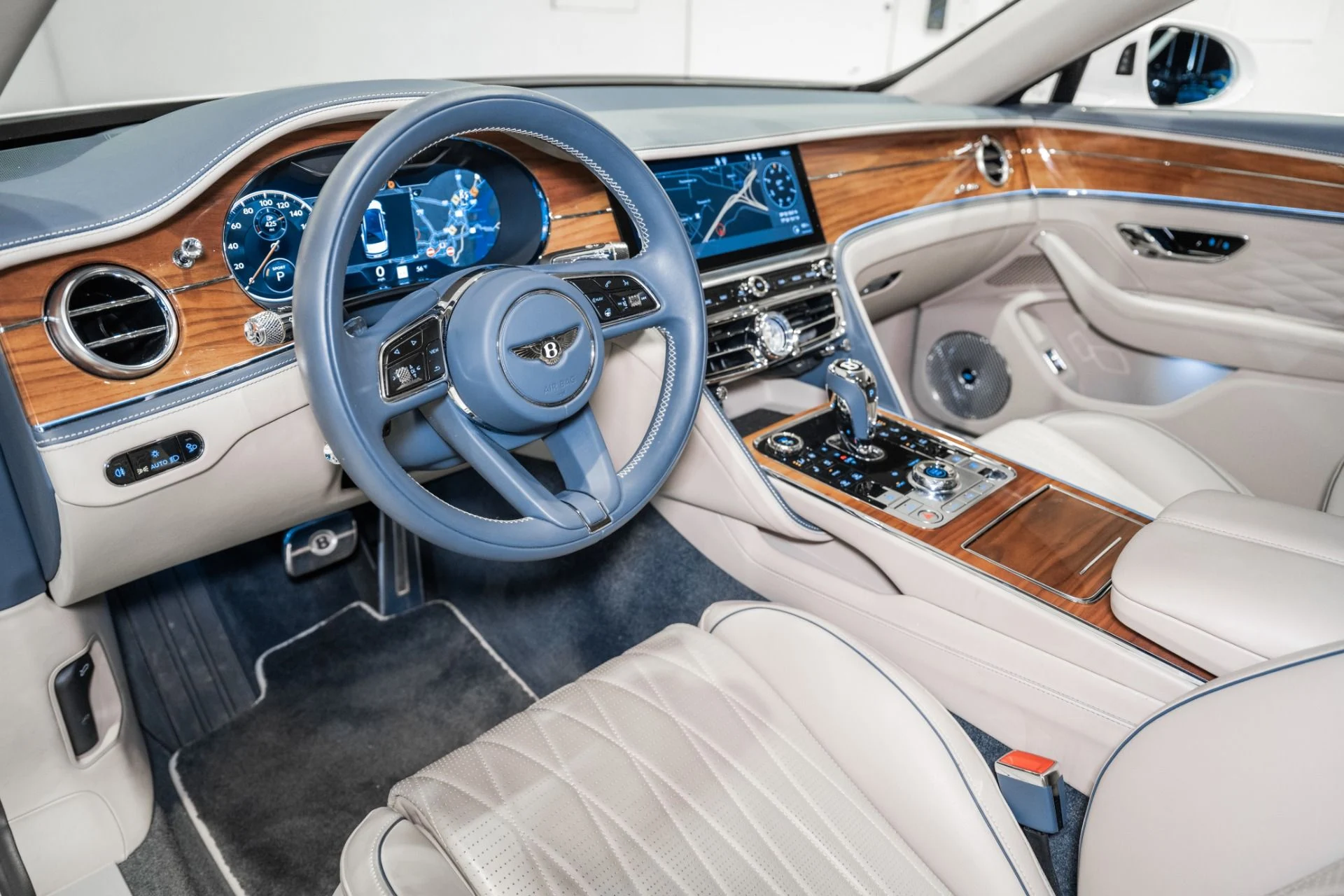 mph018_4277577037_Used_2023_Bentley_Flying_Spur_1772469545_1602f77e20