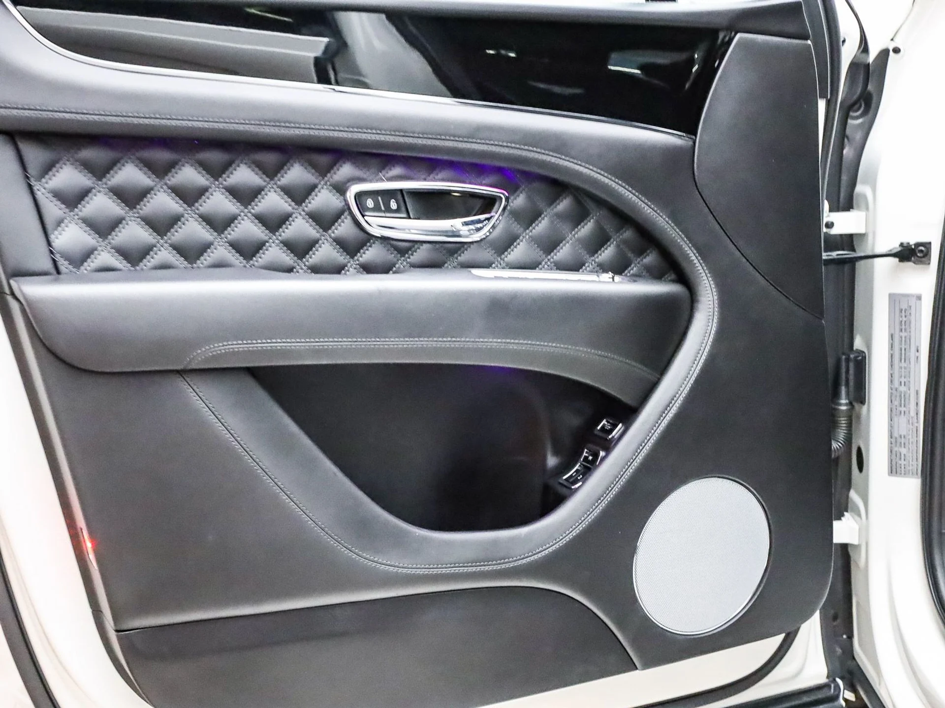 mph018_4280331767_6ca962a485e2ff8bf2d40633db58186ex_8983f0528a