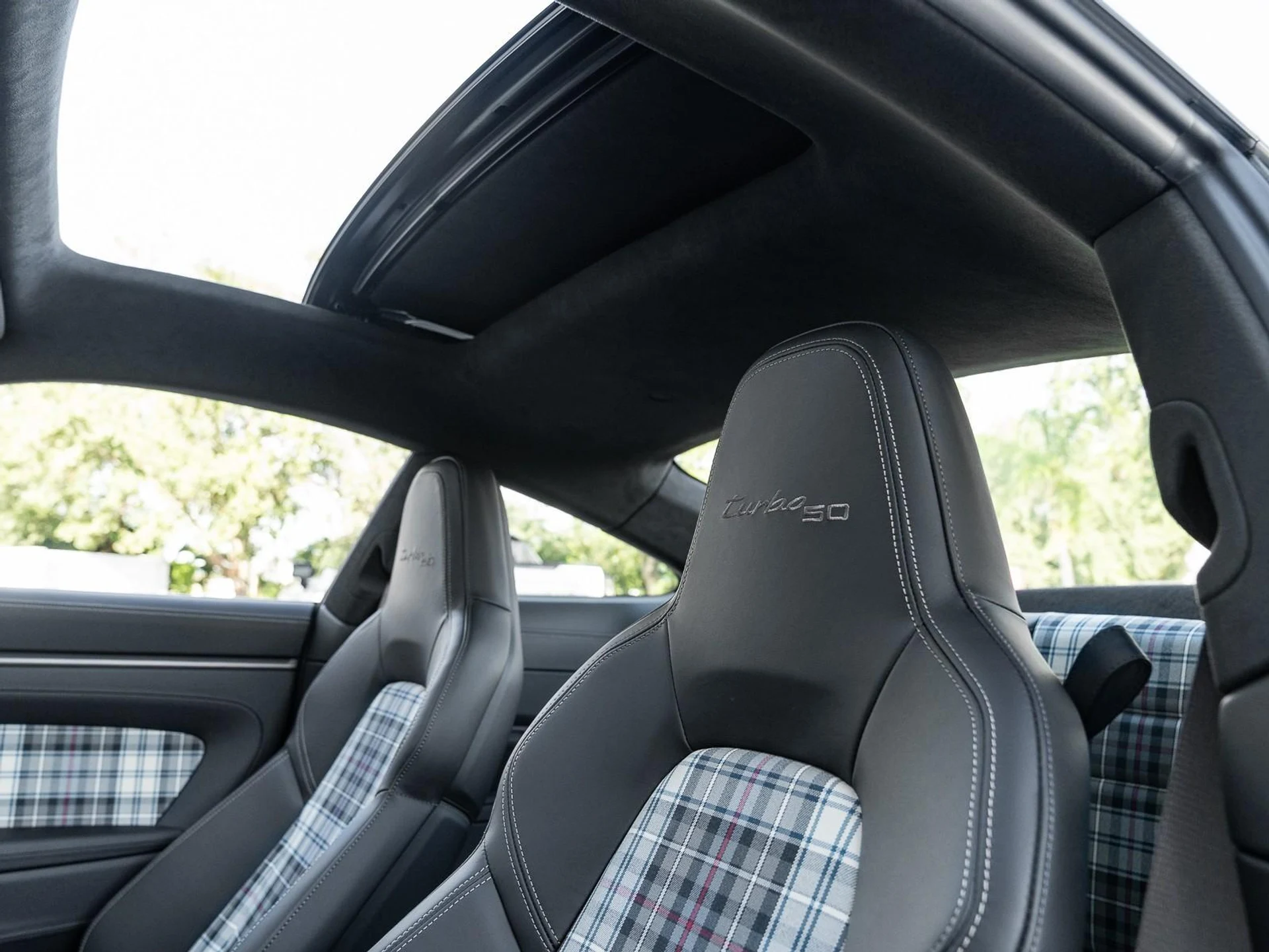 mph018_431504465_Used_2025_Porsche_911_Turbo_1761858401_fcde8cacb2