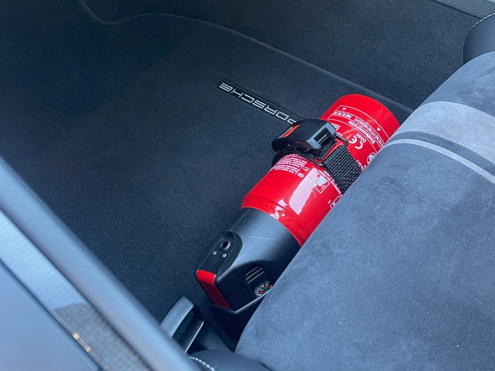 mph018_434277307_Used_2018_Porsche_911_GT_3_1764615089_5fcebbefad