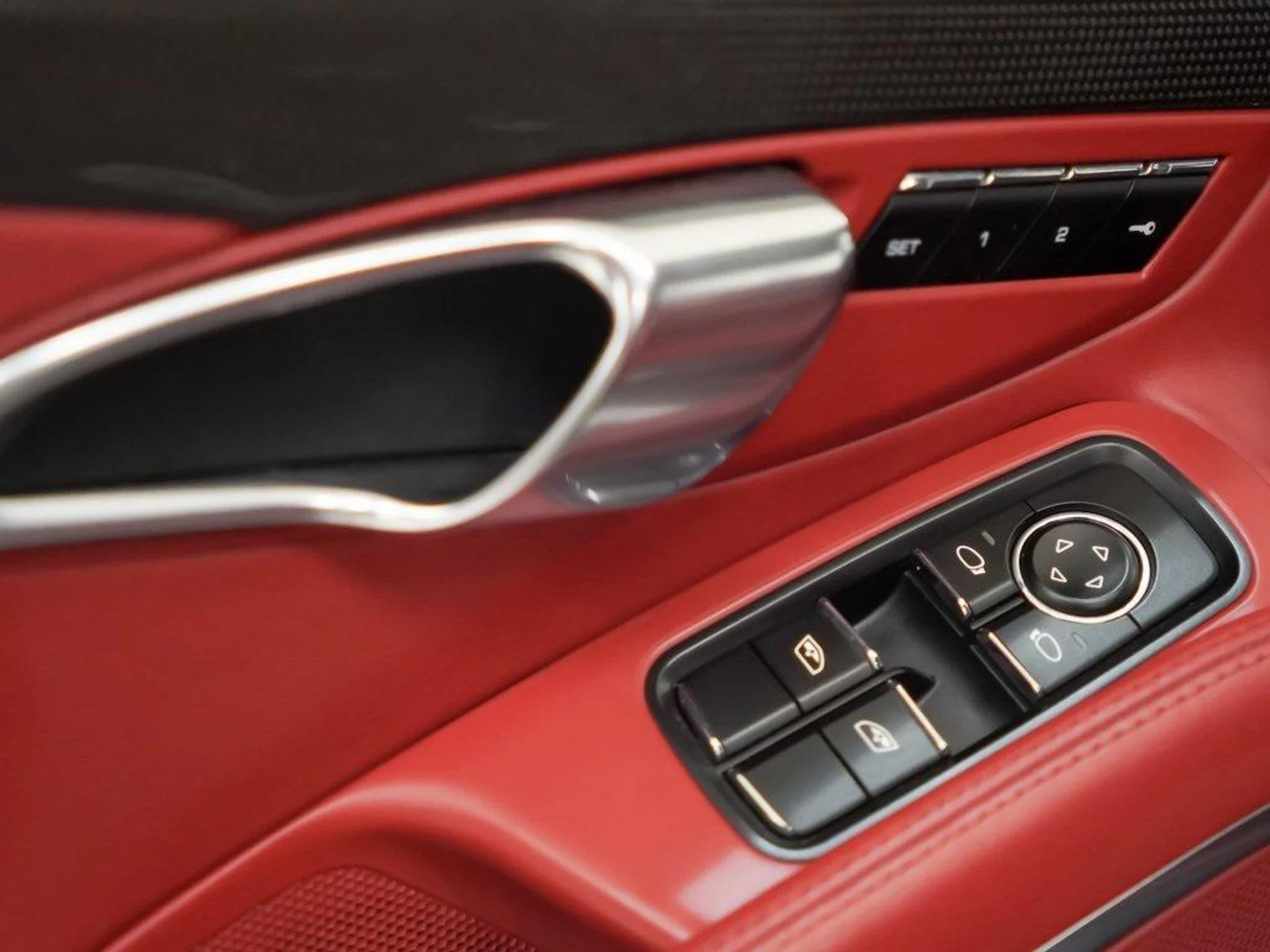 mph018_443912427_r_S5_q_Fj_Jt_Qy6_Iv_TH_Fzl_Tr_cf_Y_Gk_335395079c