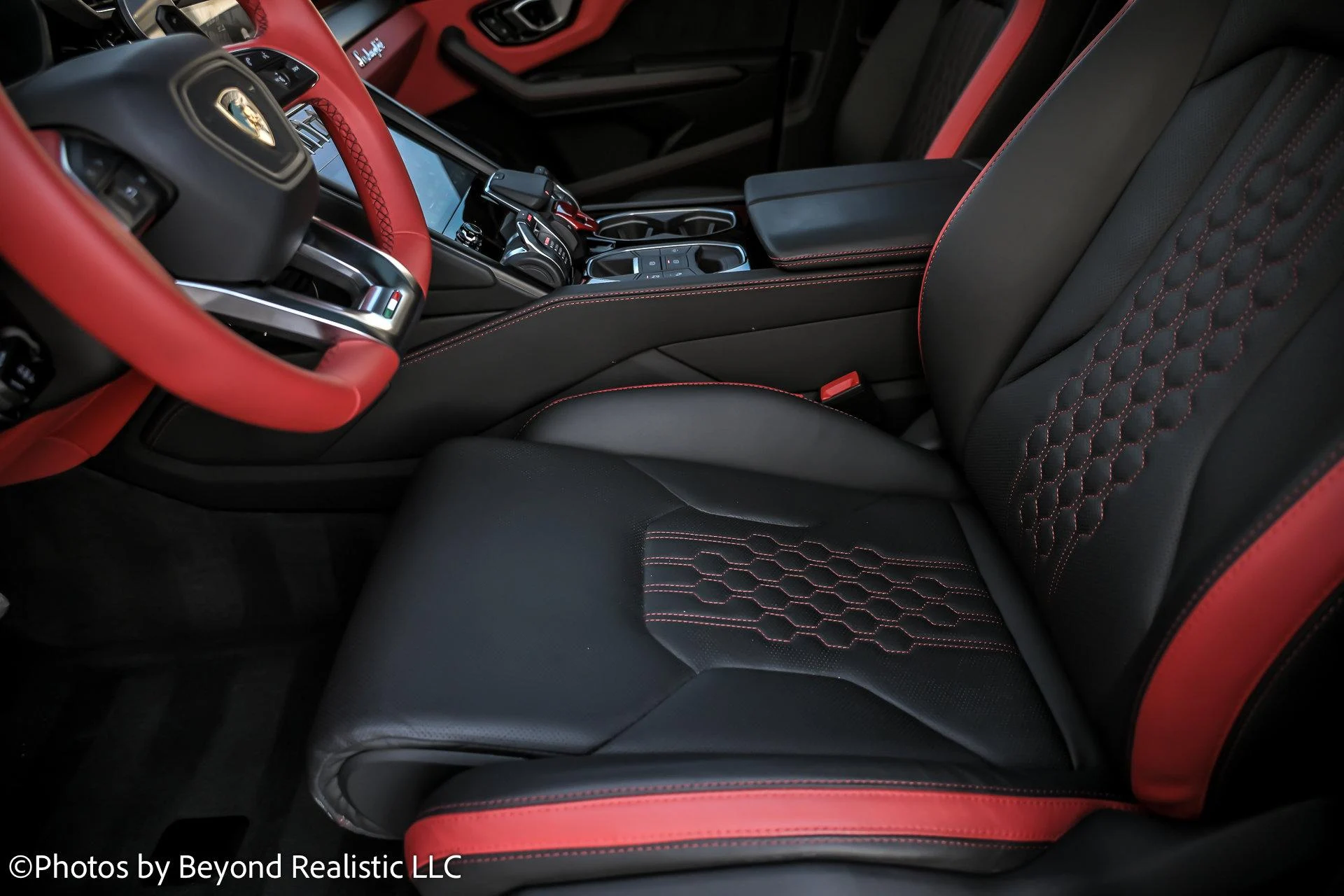 mph018_4442633_Used_2024_Lamborghini_Urus_S_1769853122_bc8d62654e