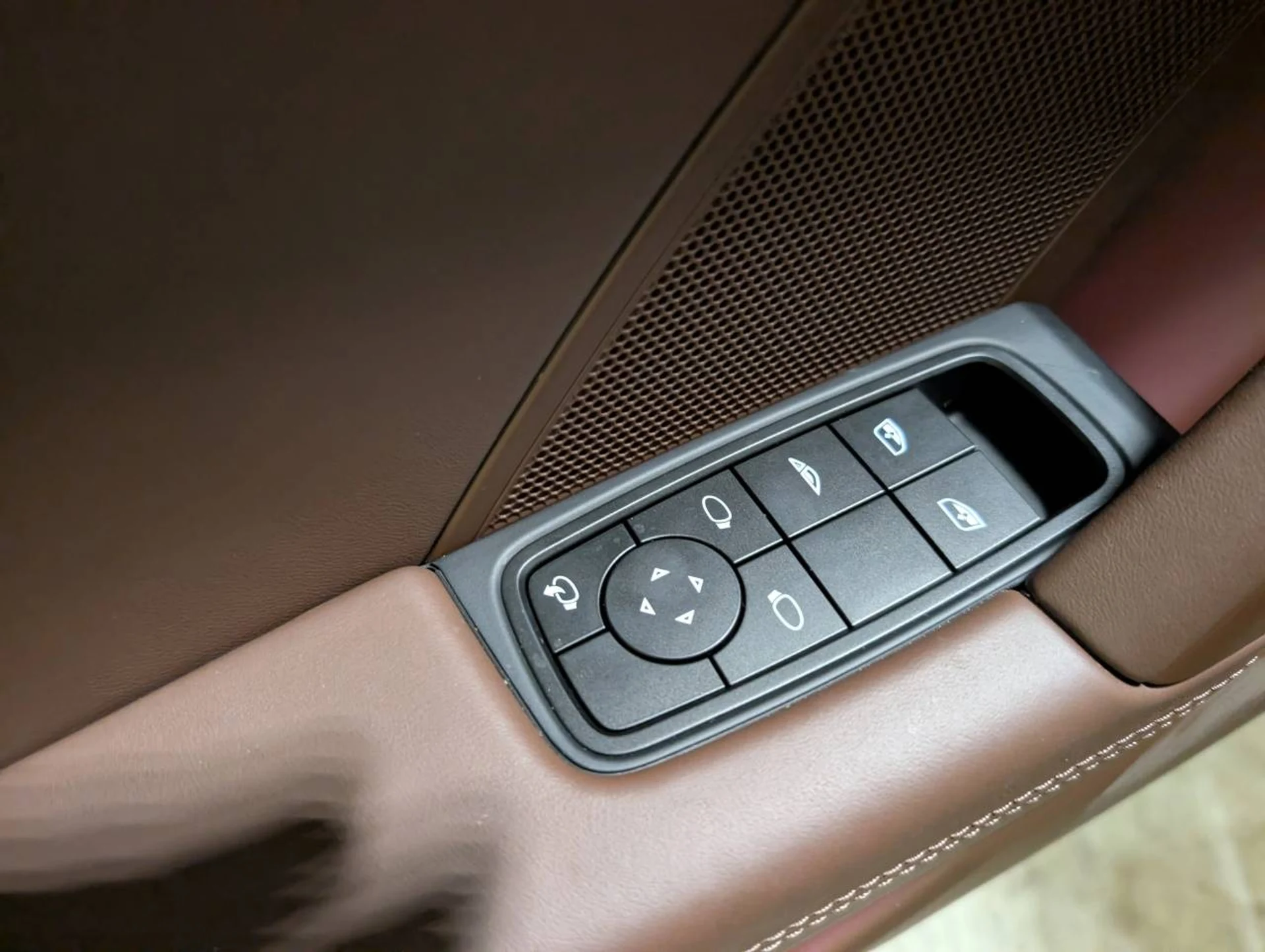 mph018_447284542_69673fc9f3d46f4a251f9a04e4c86194x_8b8b6e5e74