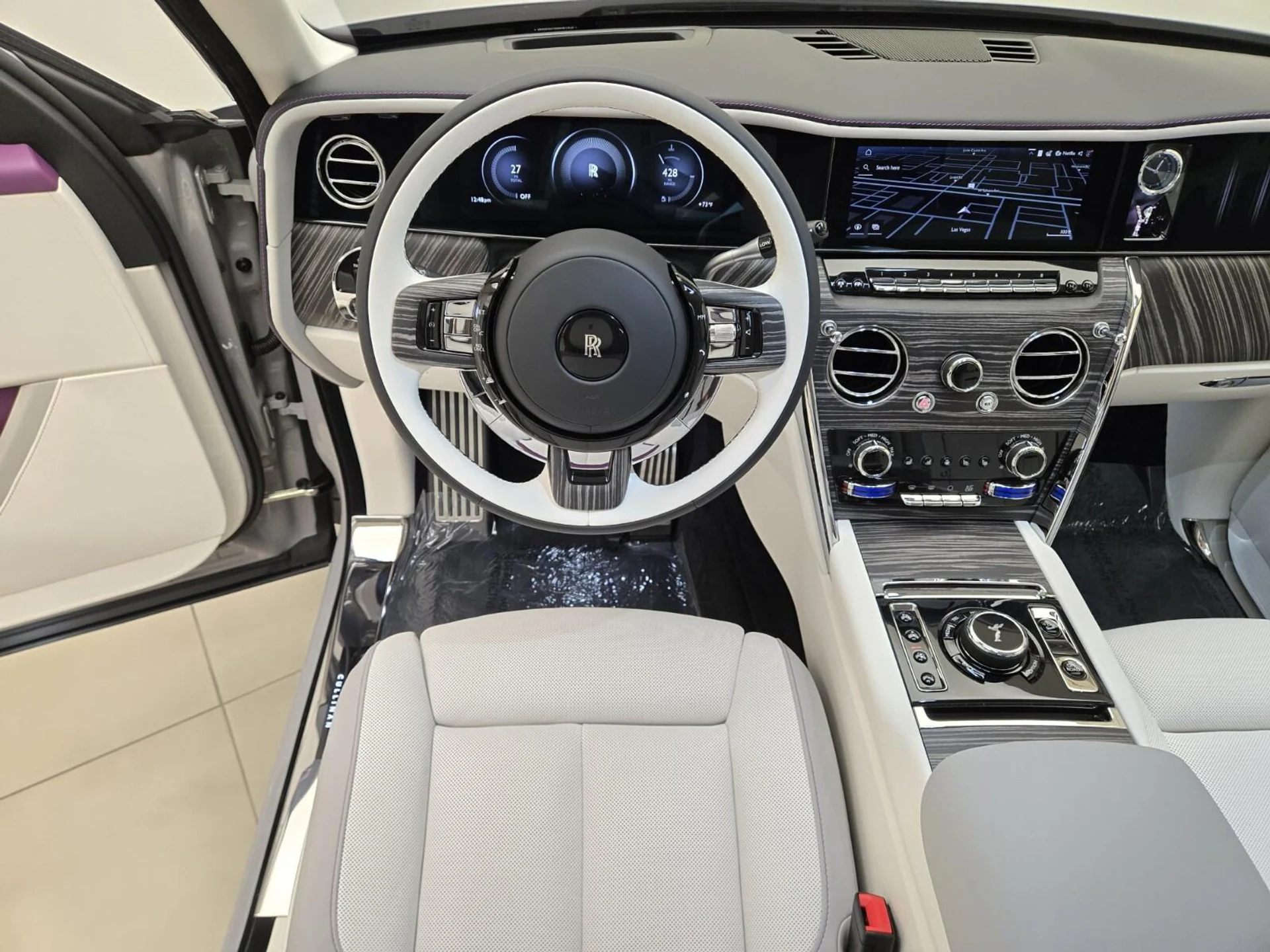 mph018_462392982_New_2026_Rolls_Royce_Cullinan_1760421168_e7384673c1