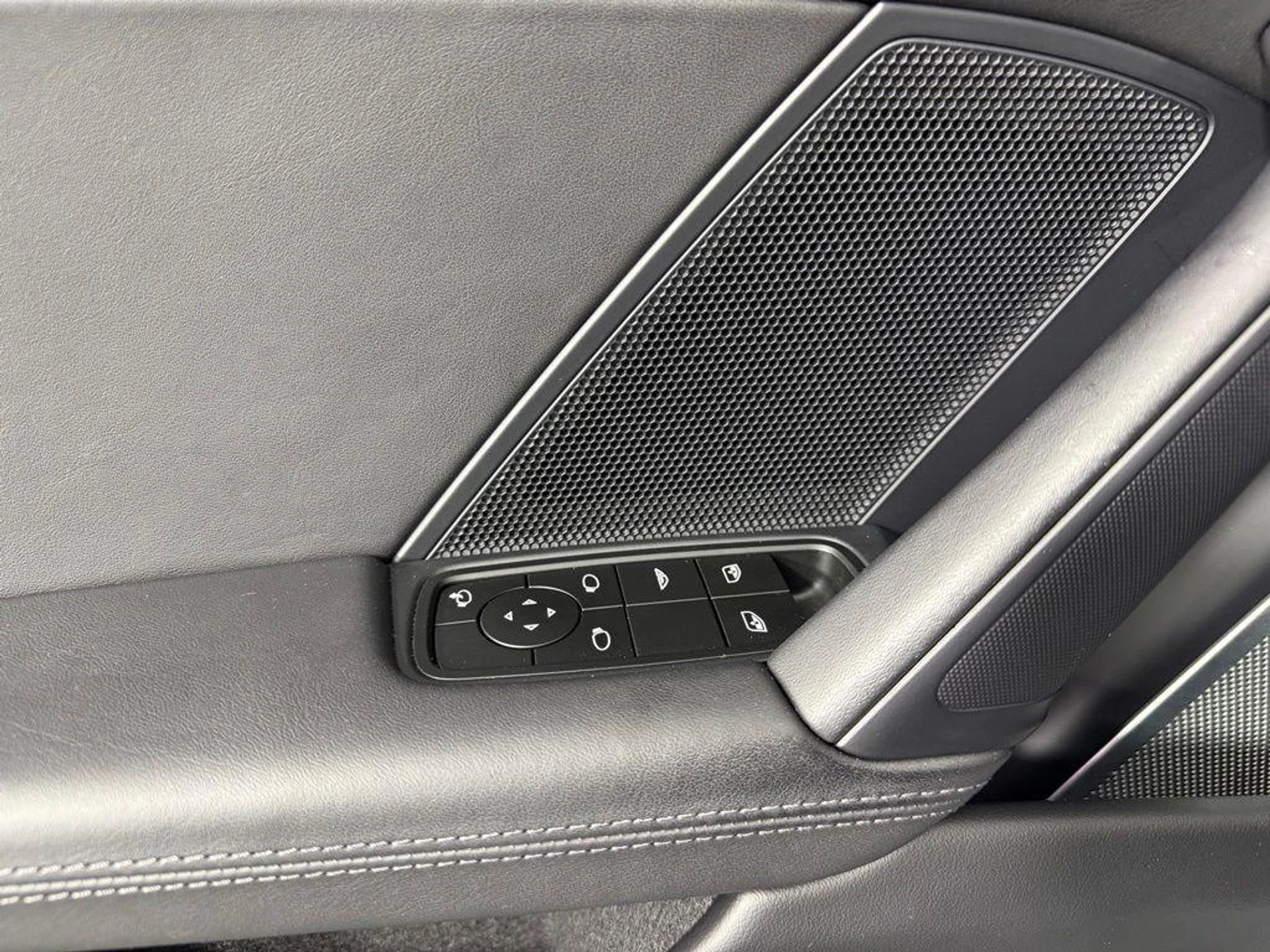 mph018_467661375_D_Is_X0_O_Qz_G_Hg_ZCGAX_Tw_Yt_DK_D7hs_d2a13f2ef0