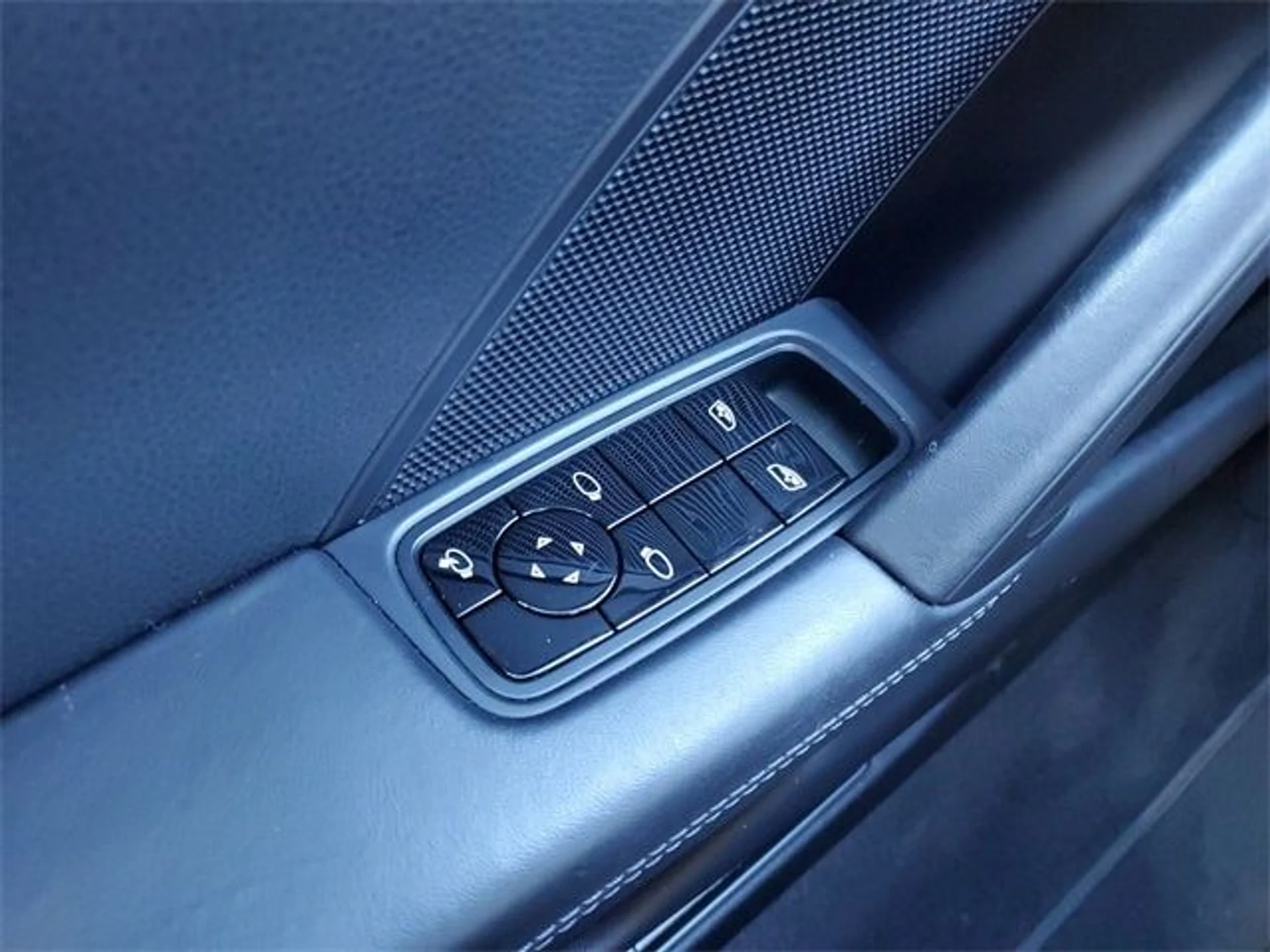 mph018_469117568_08801bb4d4cd6527f4100d99766ccf2bx_b9c37523e9