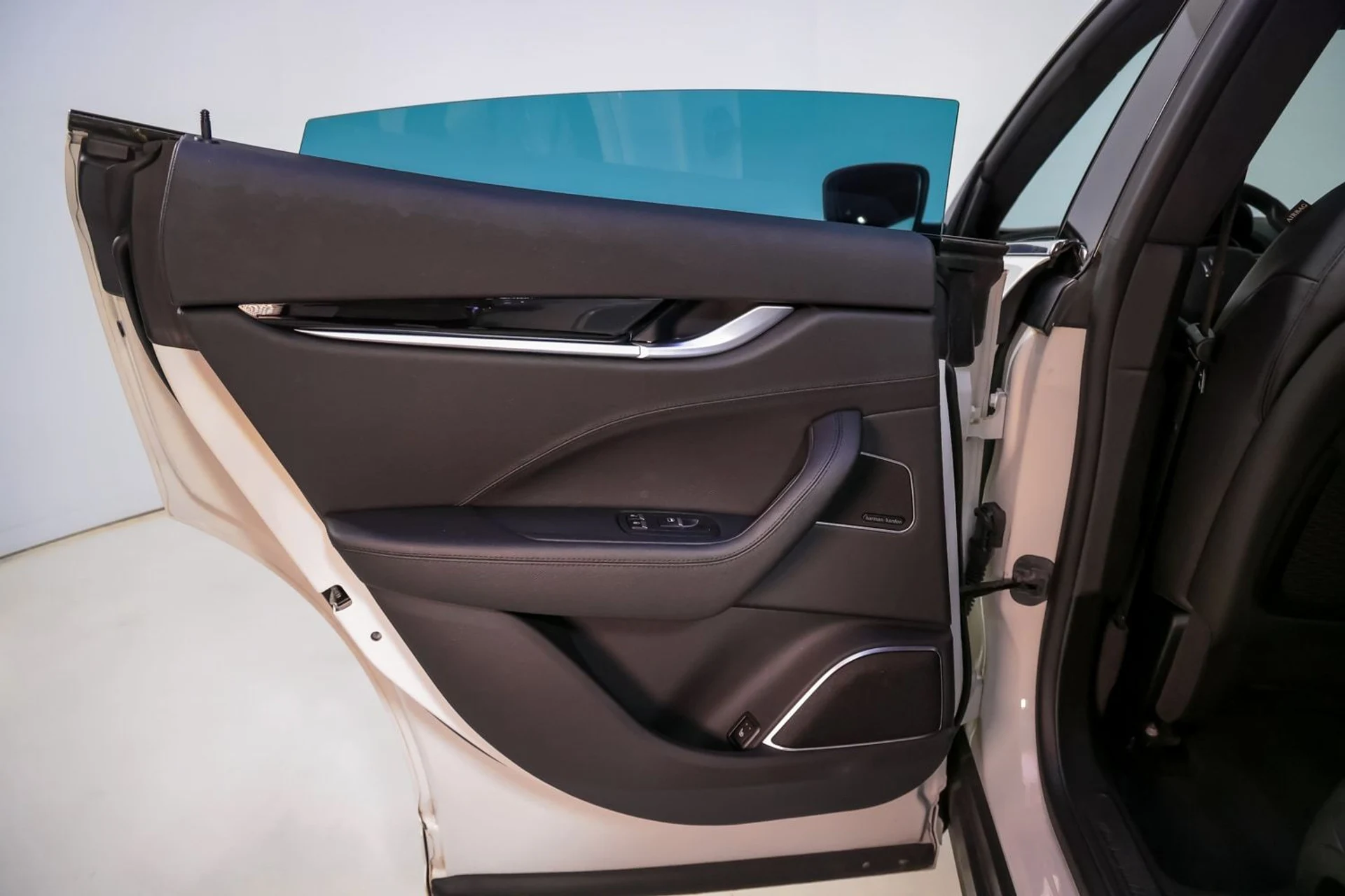 mph018_469732153_eb53daa14c1f4d7092f21f38e2c76527_c632869e66