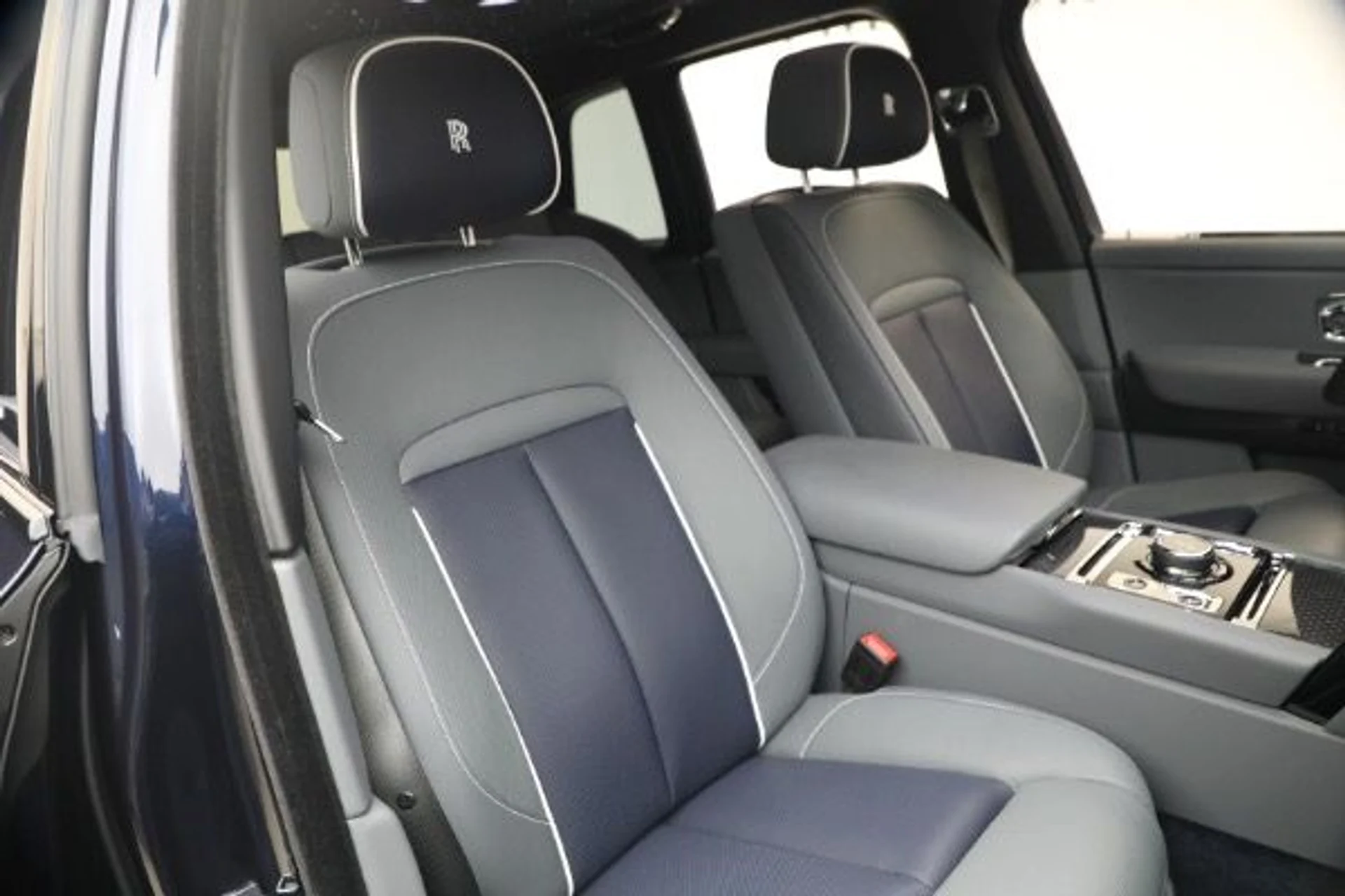 mph018_475426811_Used_2025_Rolls_Royce_Black_Badge_Cullinan_7537dc6e61