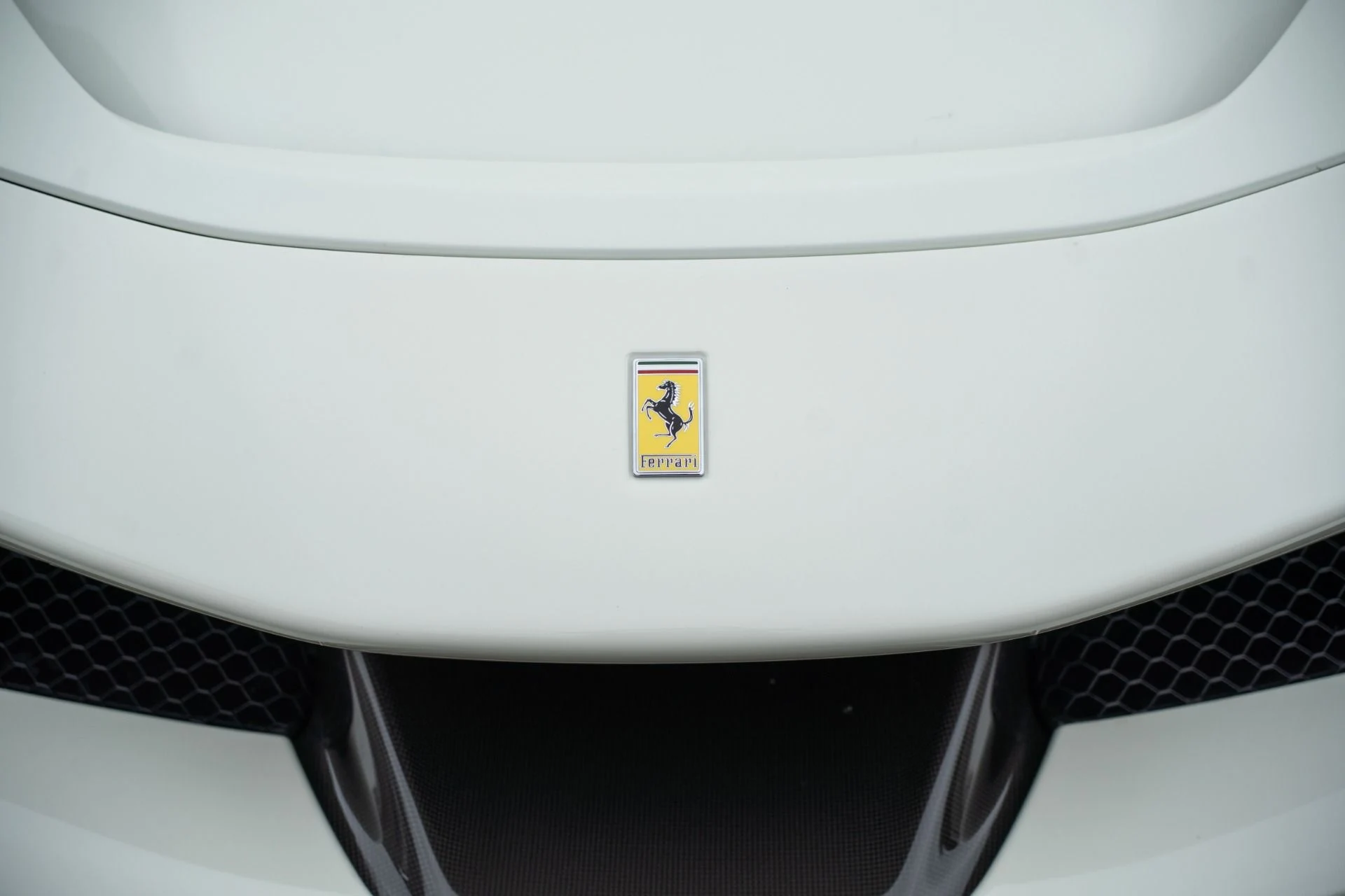 mph018_47877710_Used_2022_Ferrari_SF_90_Stradale_1759959482_4c4658fbdd