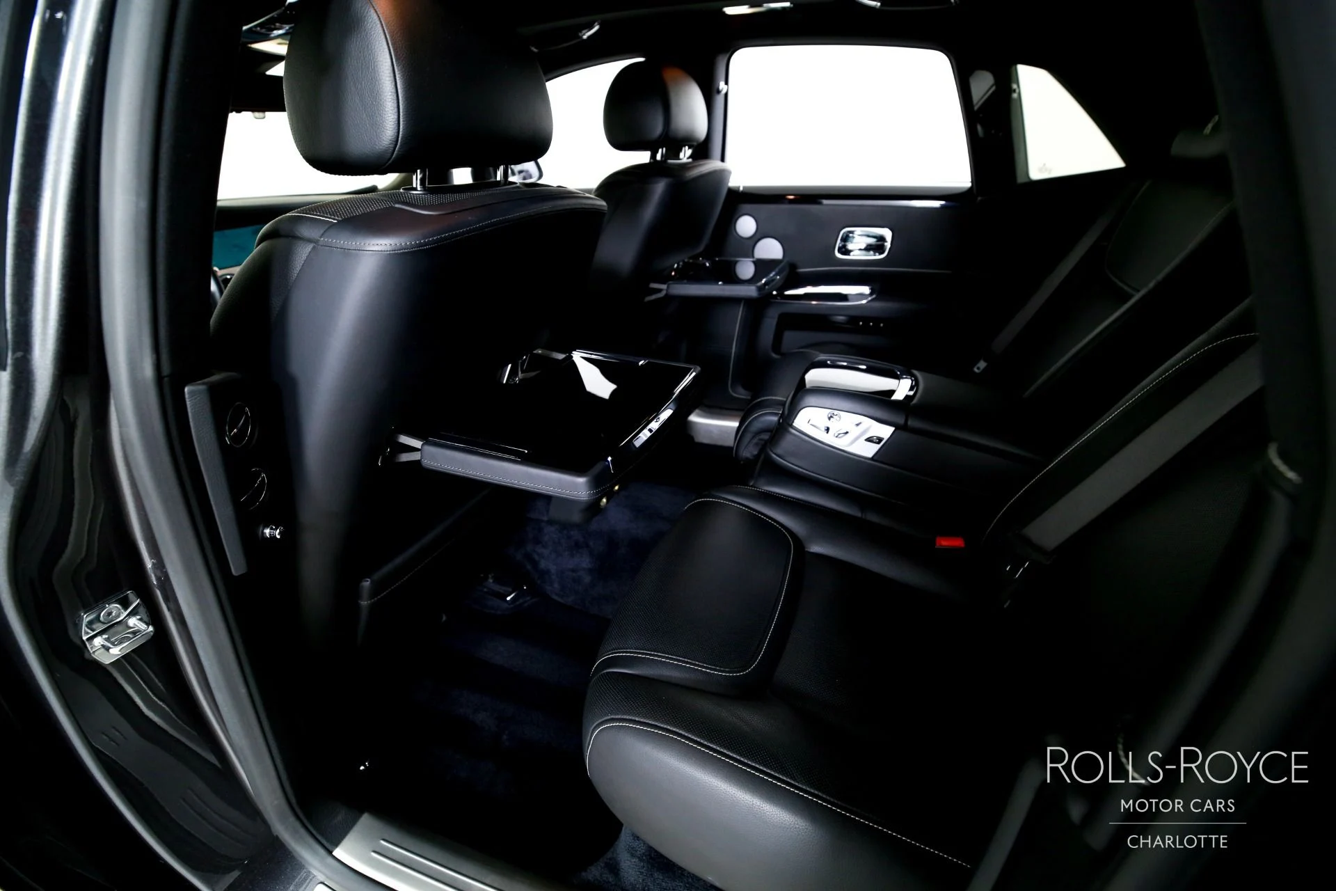 mph018_480656140_Used_2015_Rolls_Royce_Ghost_1769450770_7746db98c8