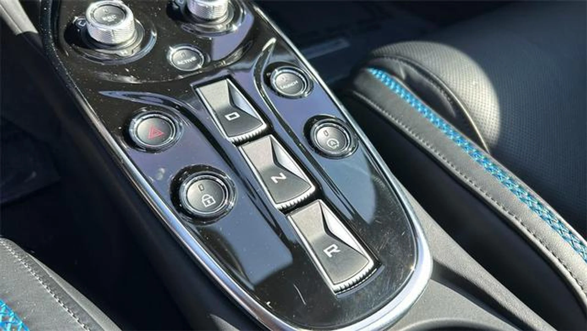 mph018_4_u_PH_8az_YYAJ_Hlb1x_QJ_Sgqrq_UE_2b8812e2cd