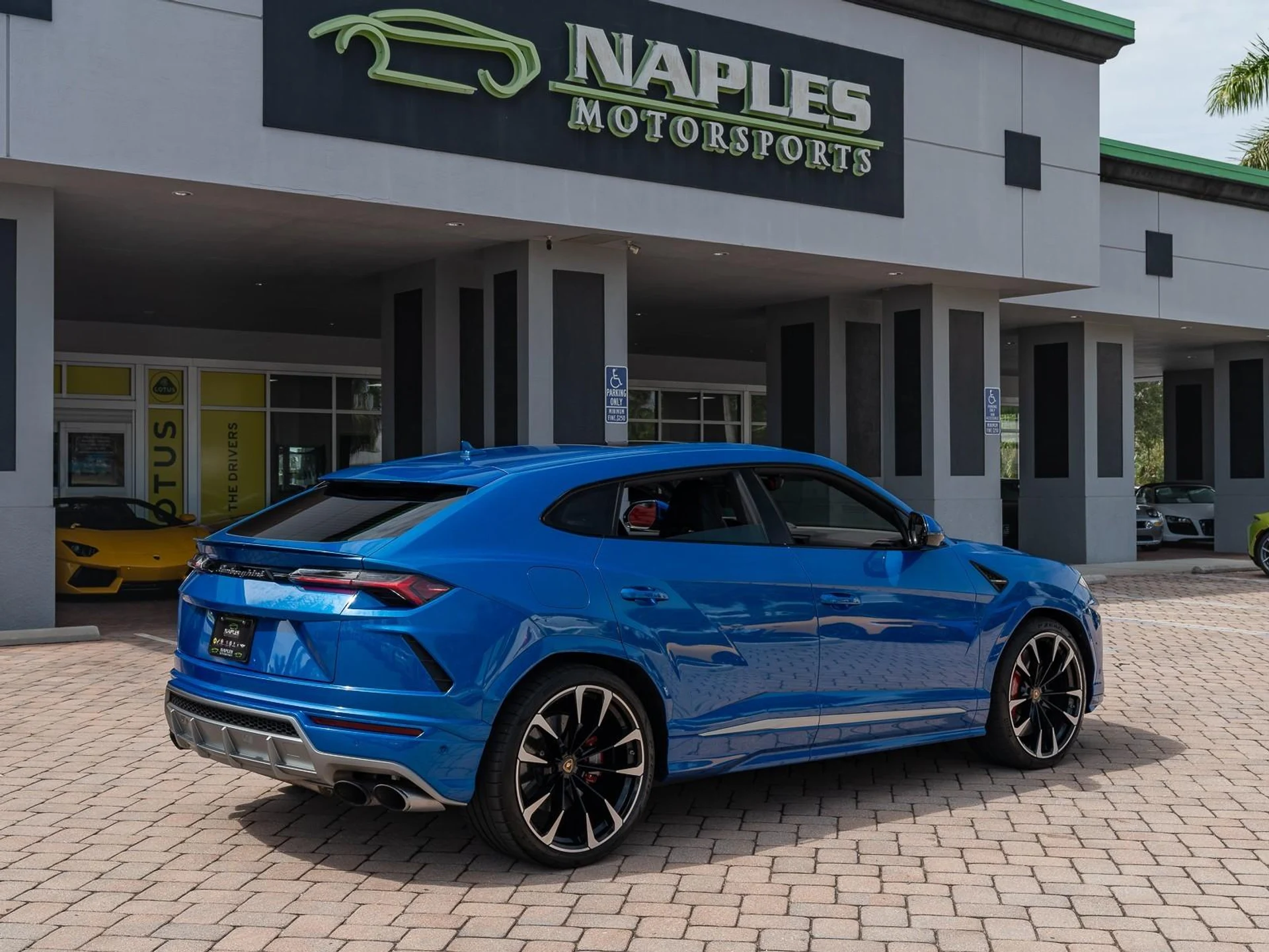 mph018_50165589_Used_2020_Lamborghini_Urus_1753203937_7eff7158f3