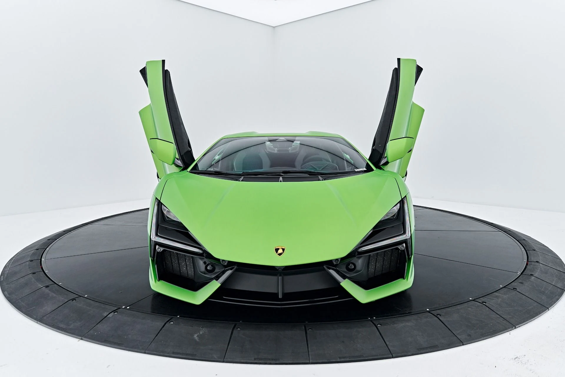 mph018_501675650_Used_2024_Lamborghini_Revuelto_Base_1789697471_cf739242b1