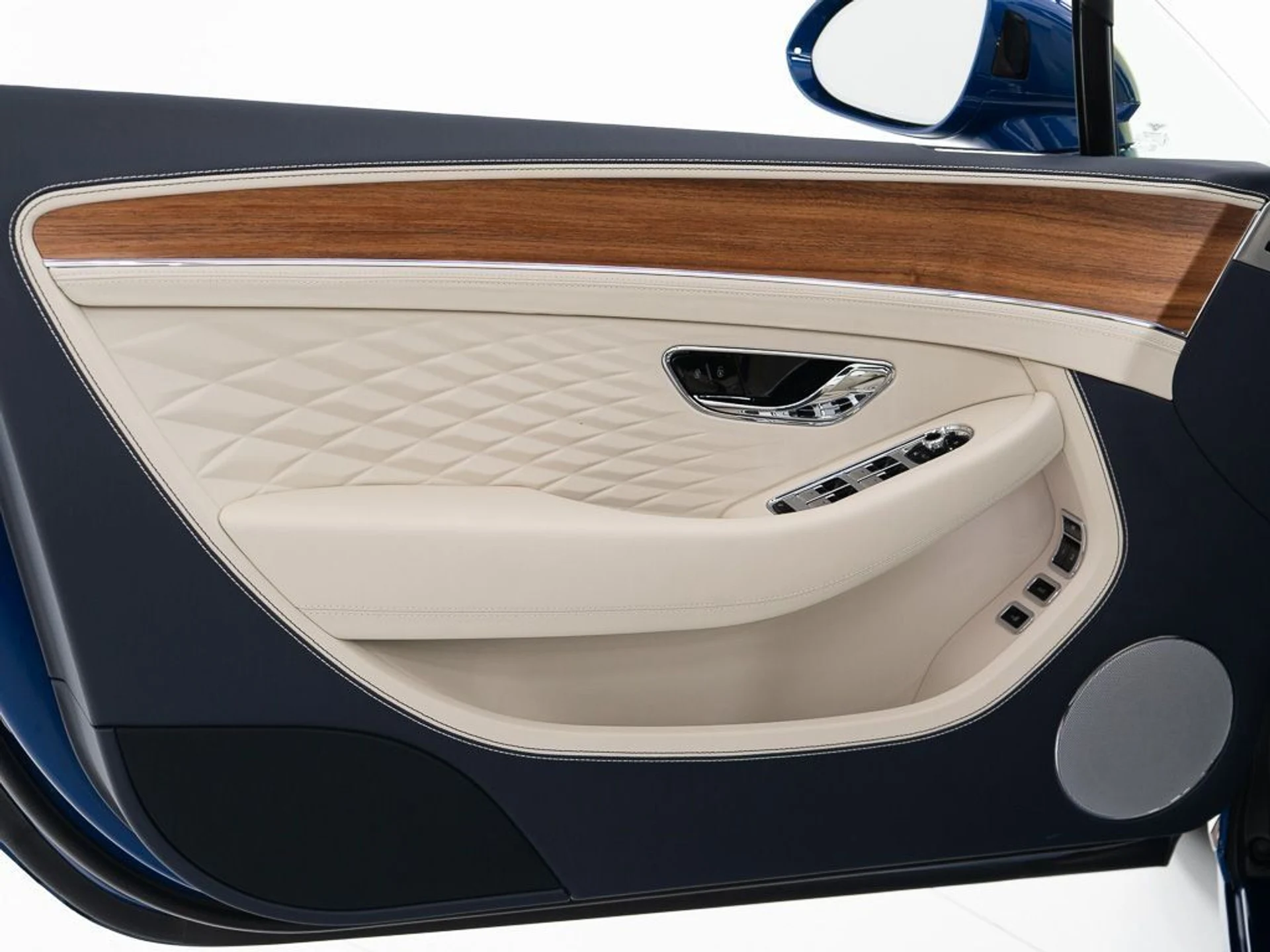 mph018_501698825_aa4830272aeb3b7a2907080031c6385b_424c2323de