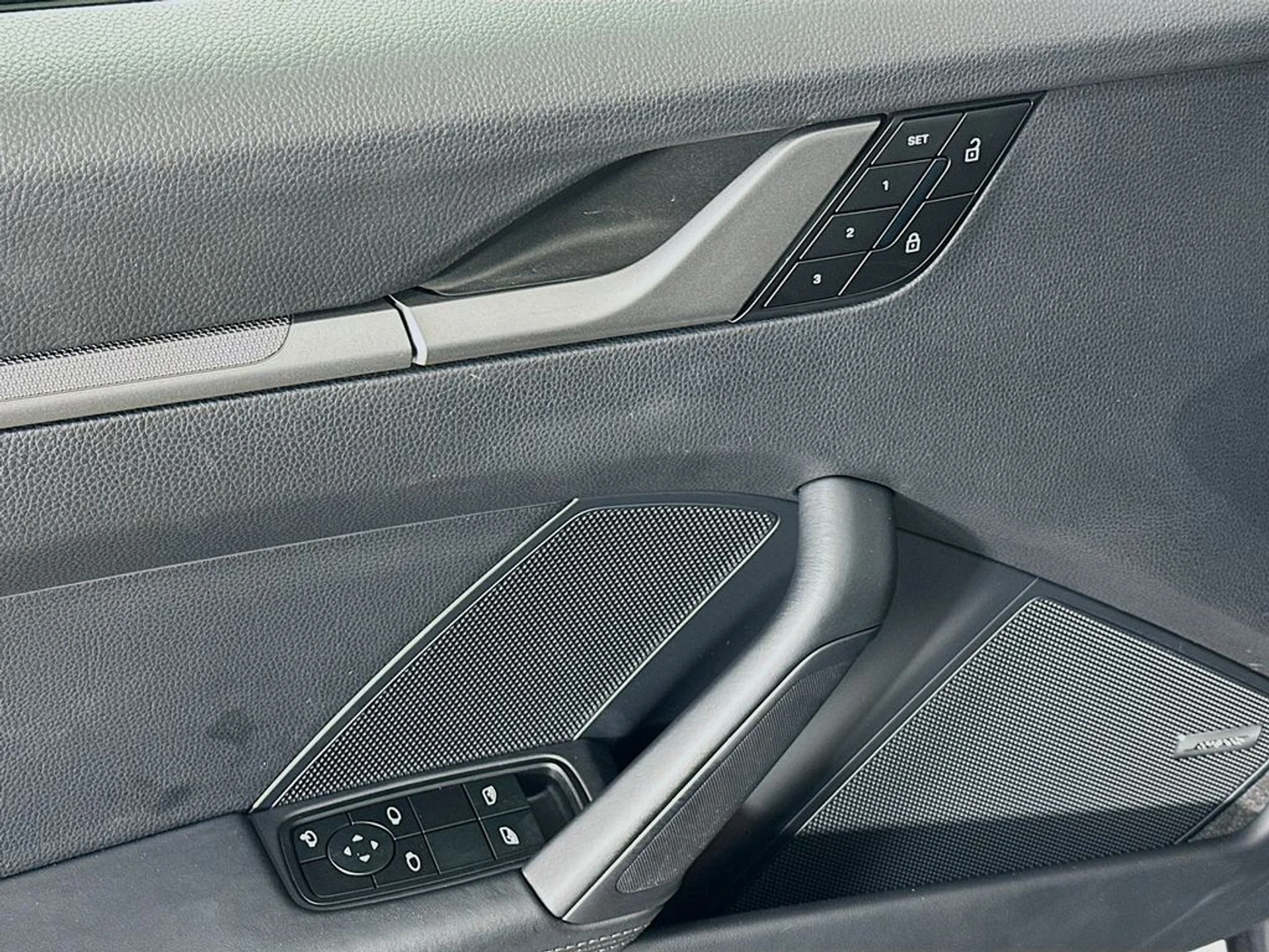 mph018_503734711_33b2b76a6cf4c4bda2b1261f63d9748cx_5a317d967c