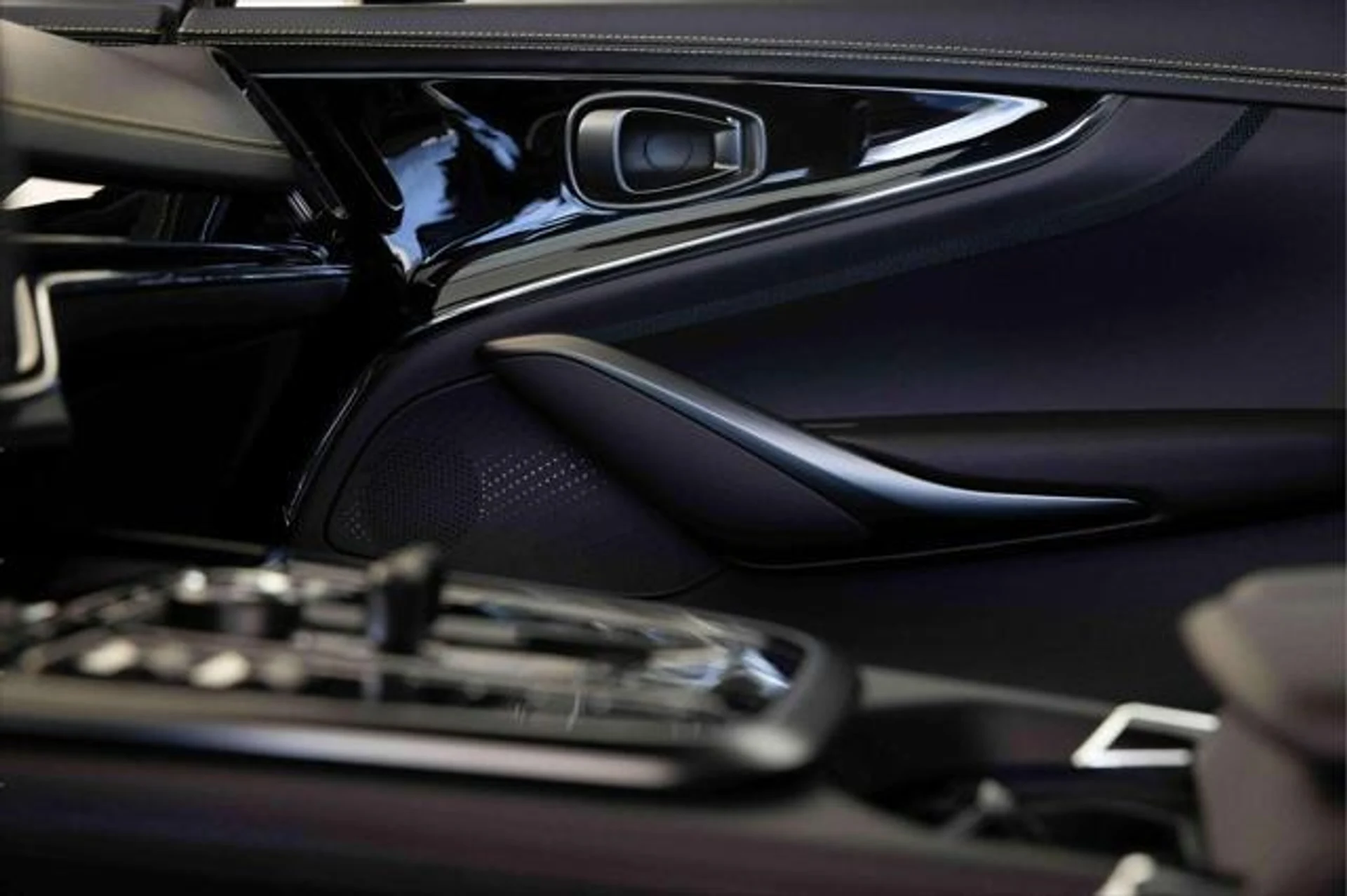 mph018_504099377_pnns5_R_Su_XVAF_Sv8_F_Bh7_Ya_er_Gg_3533752090