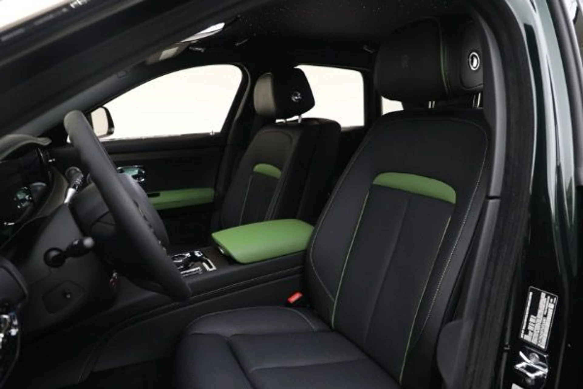 mph018_506188934_Used_2026_Rolls_Royce_Ghost_0491e9b57e