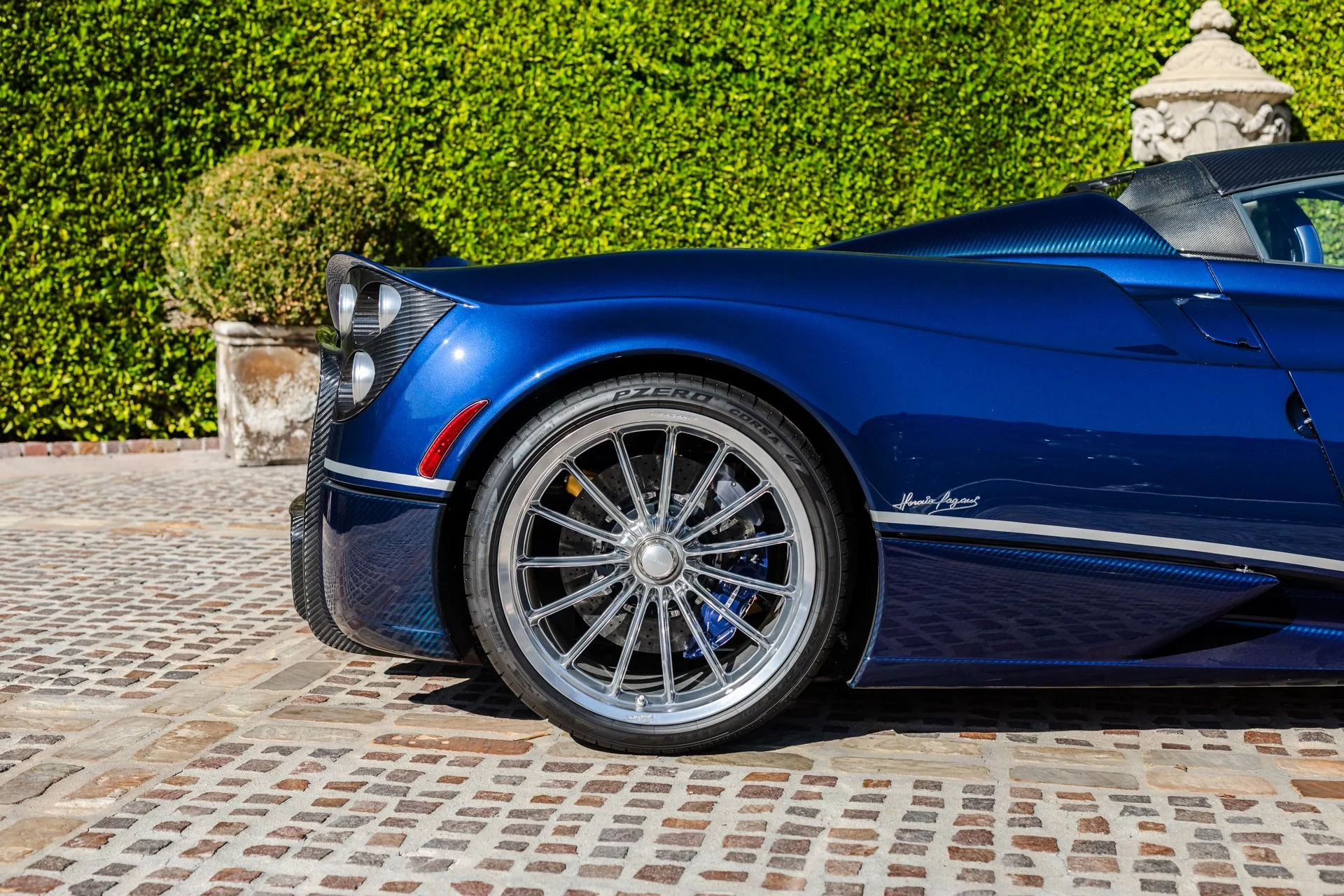 mph018_512616305_Used_2017_Pagani_Huayra_Roadster_1732746442_242df05a38