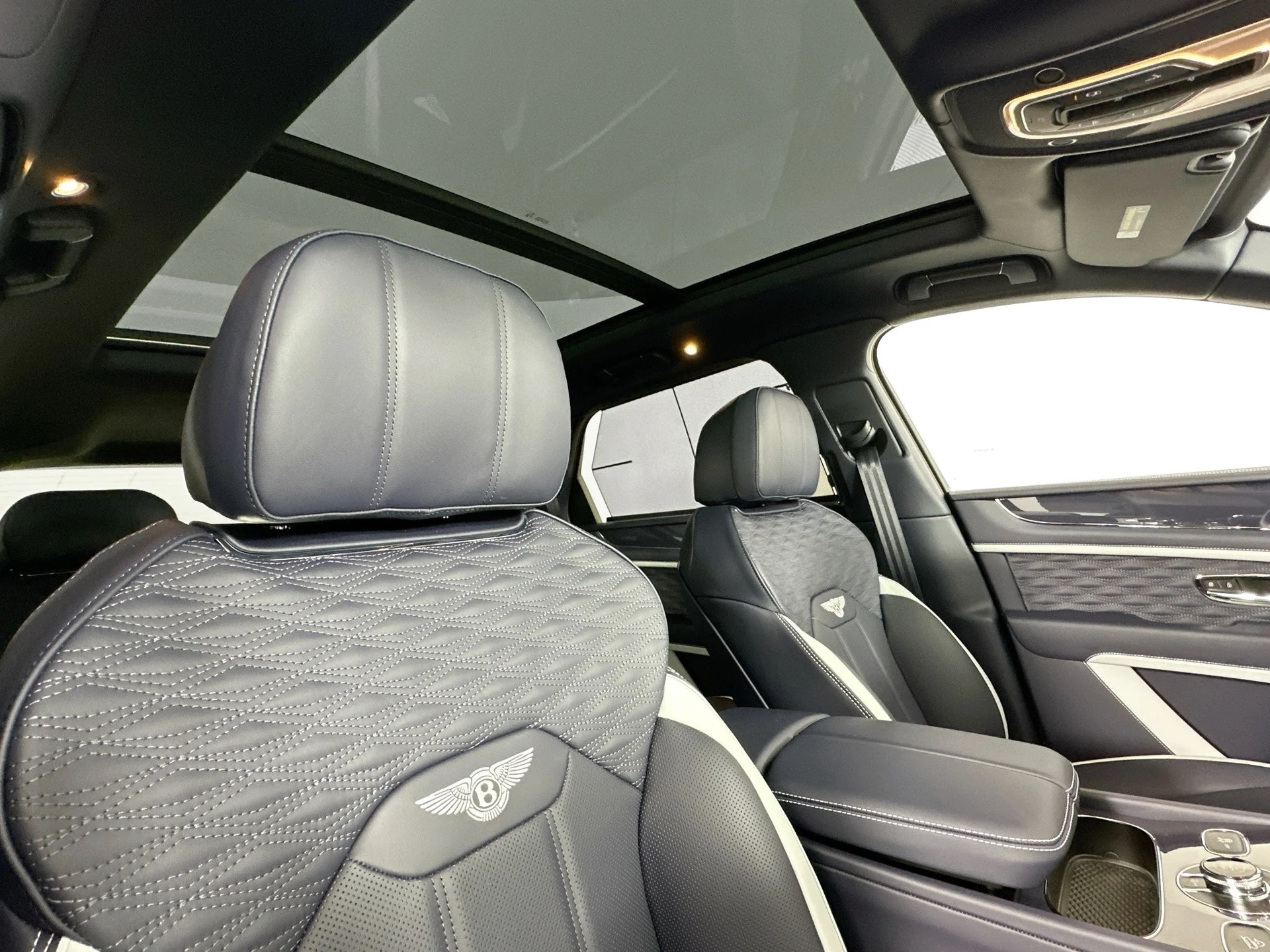 mph018_513605133_19_a7c01158b8