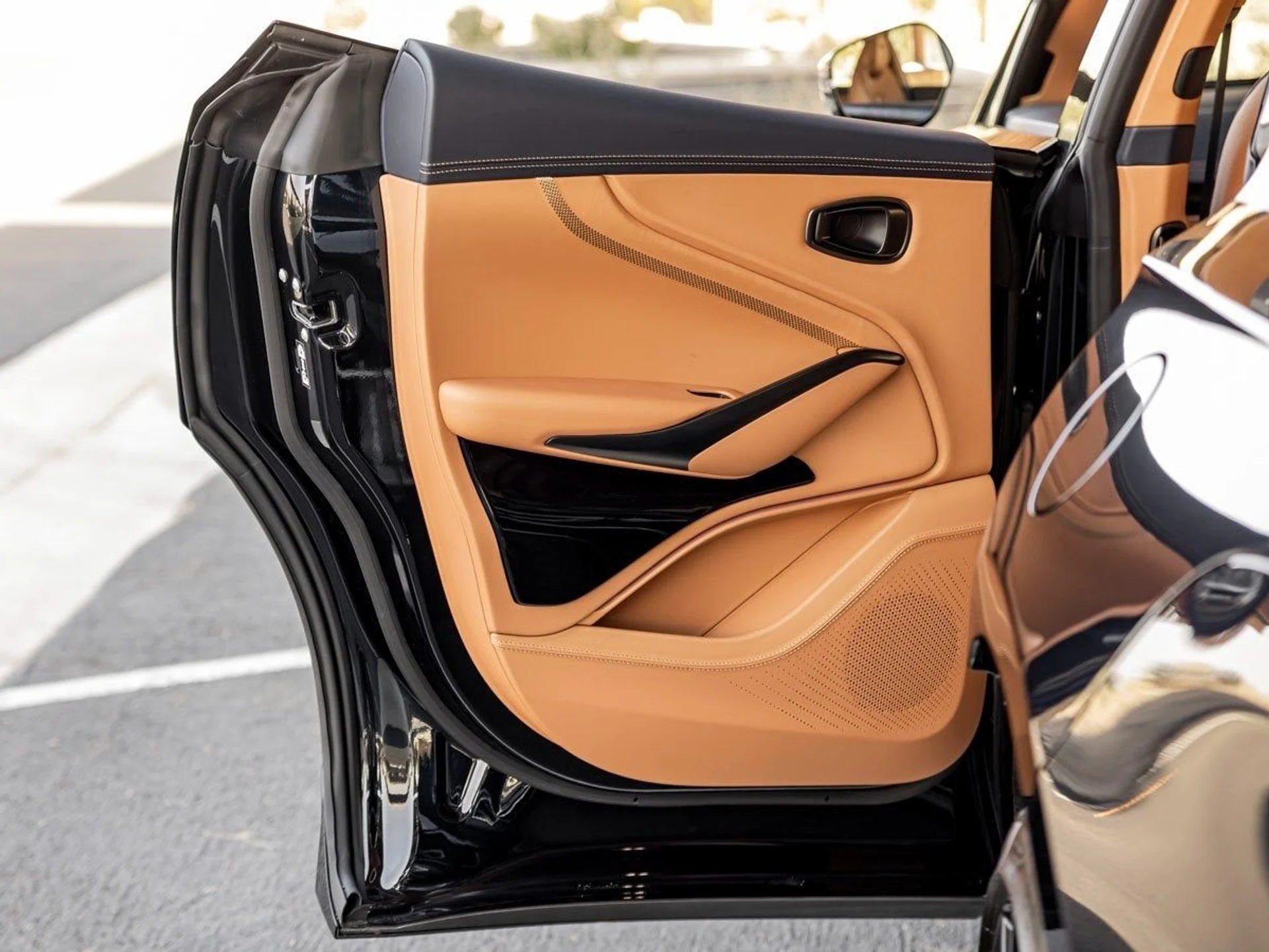 mph018_516243752_19_a36e8b7124