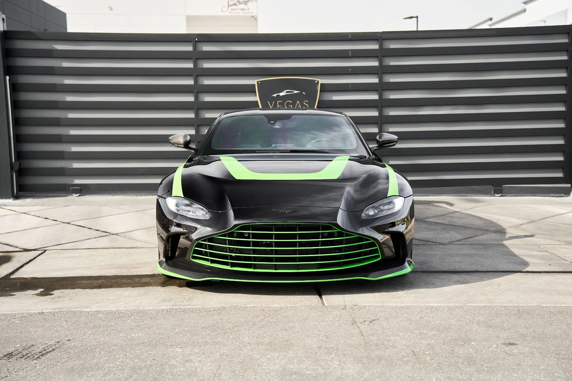 mph018_52209931_Used_2023_Aston_Martin_Vantage_Base_1762913663_83dd832383