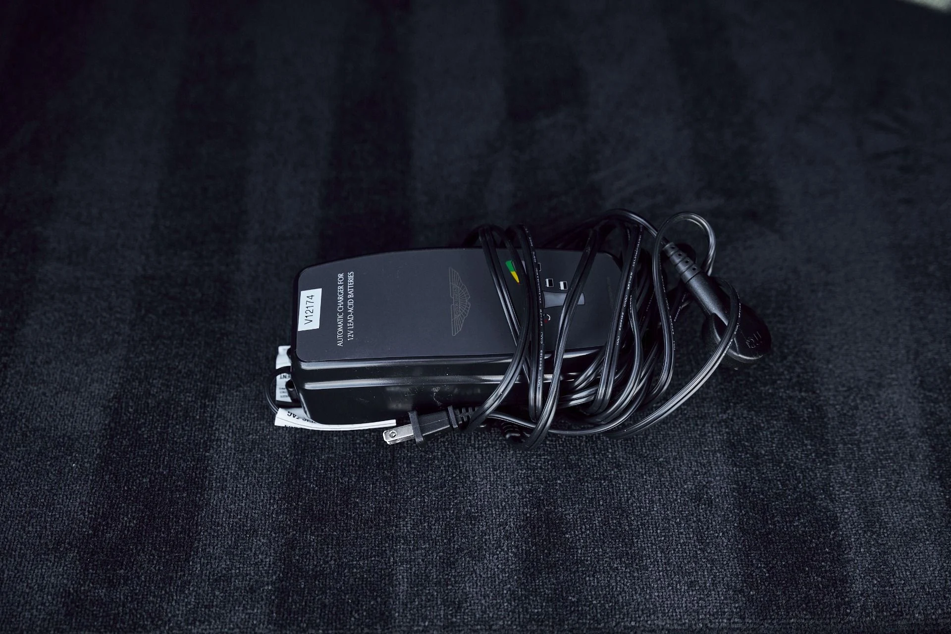 mph018_522269215_Used_2025_Aston_Martin_DBX_707_1767063151_90a2fb24f0