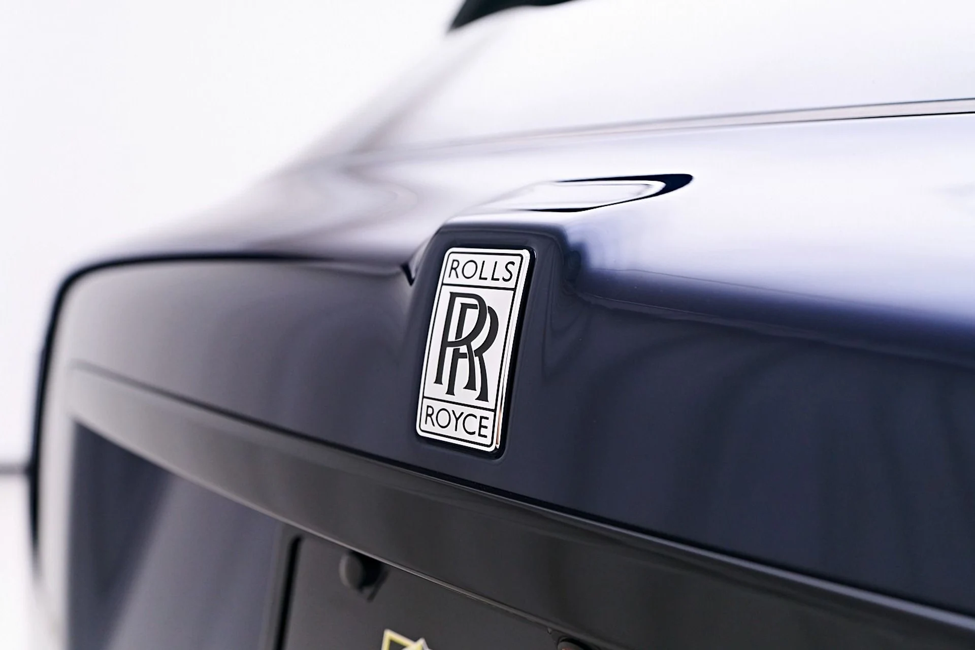 mph018_530951380_Used_2023_Rolls_Royce_Cullinan_Base_1745954360_531eb45606