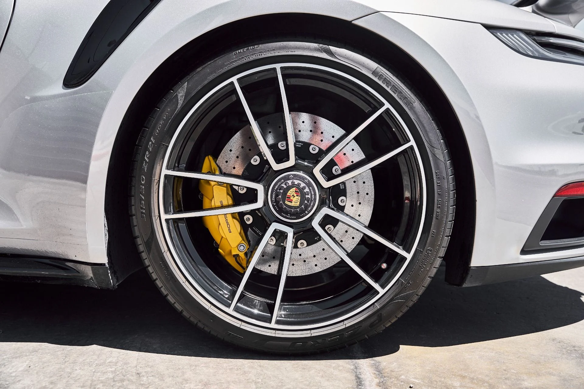 mph018_532334520_Used_2021_Porsche_911_Turbo_S_1780968318_8fb87830a2