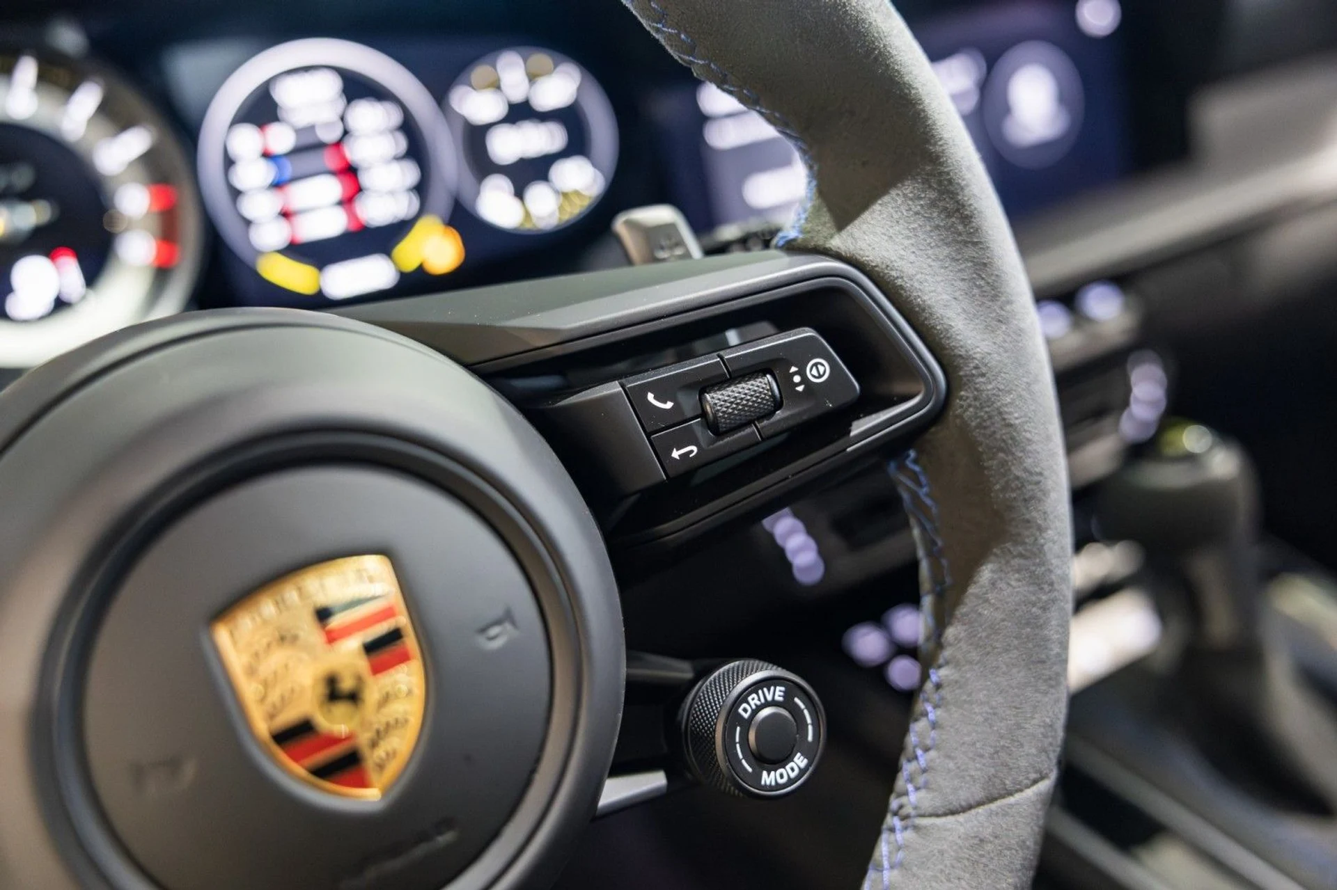 mph018_541053753_ug_9a0955f277