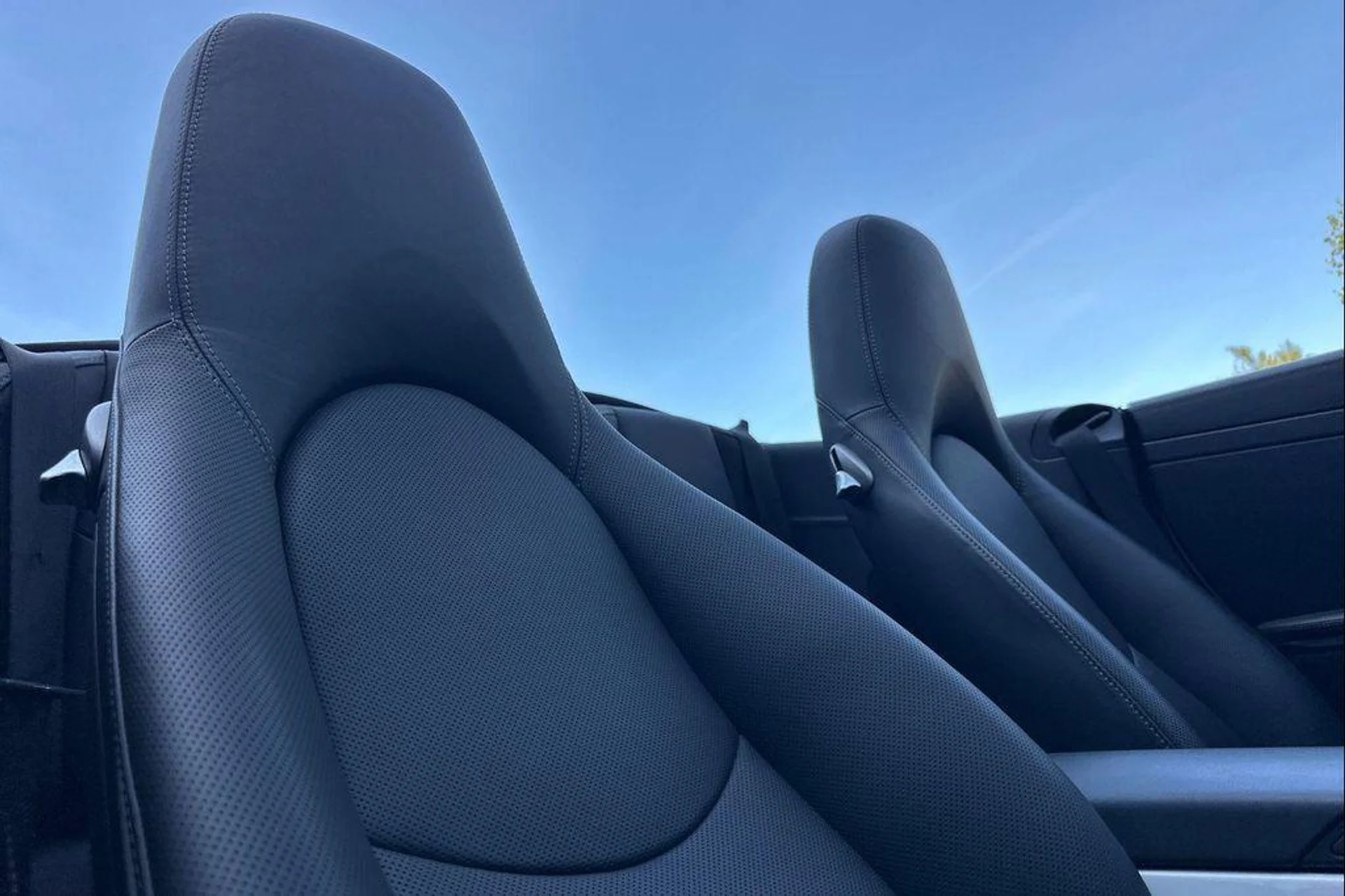 mph018_54130360_P39_Fsr_Vu_BMV_Rf_CYU_A_Lh2_H_9_YBI_aced49c4cc