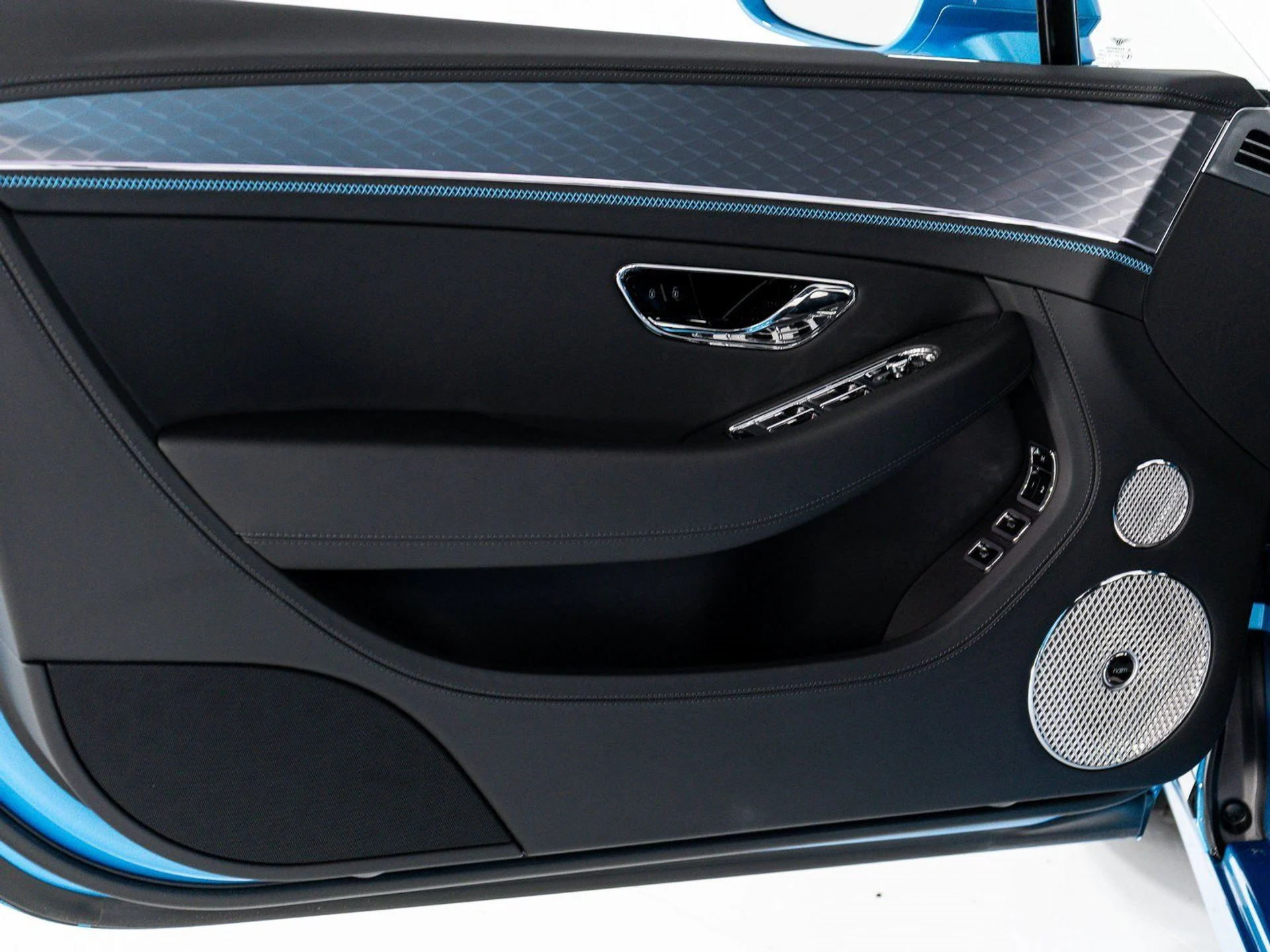 mph018_550265769_1ed86c5444a44a278dc6a333f96a23fa_1f578a5df9