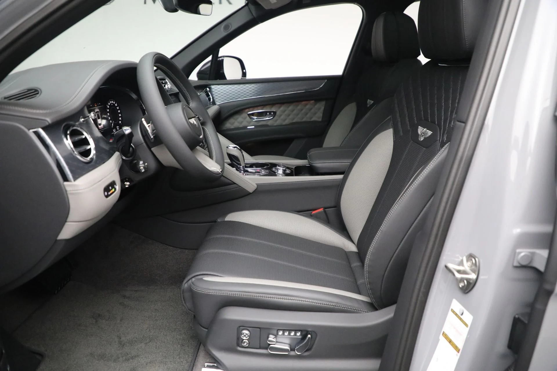 mph018_551342867_New_2024_Bentley_Bentayga_S_V8_ebedd2ad52