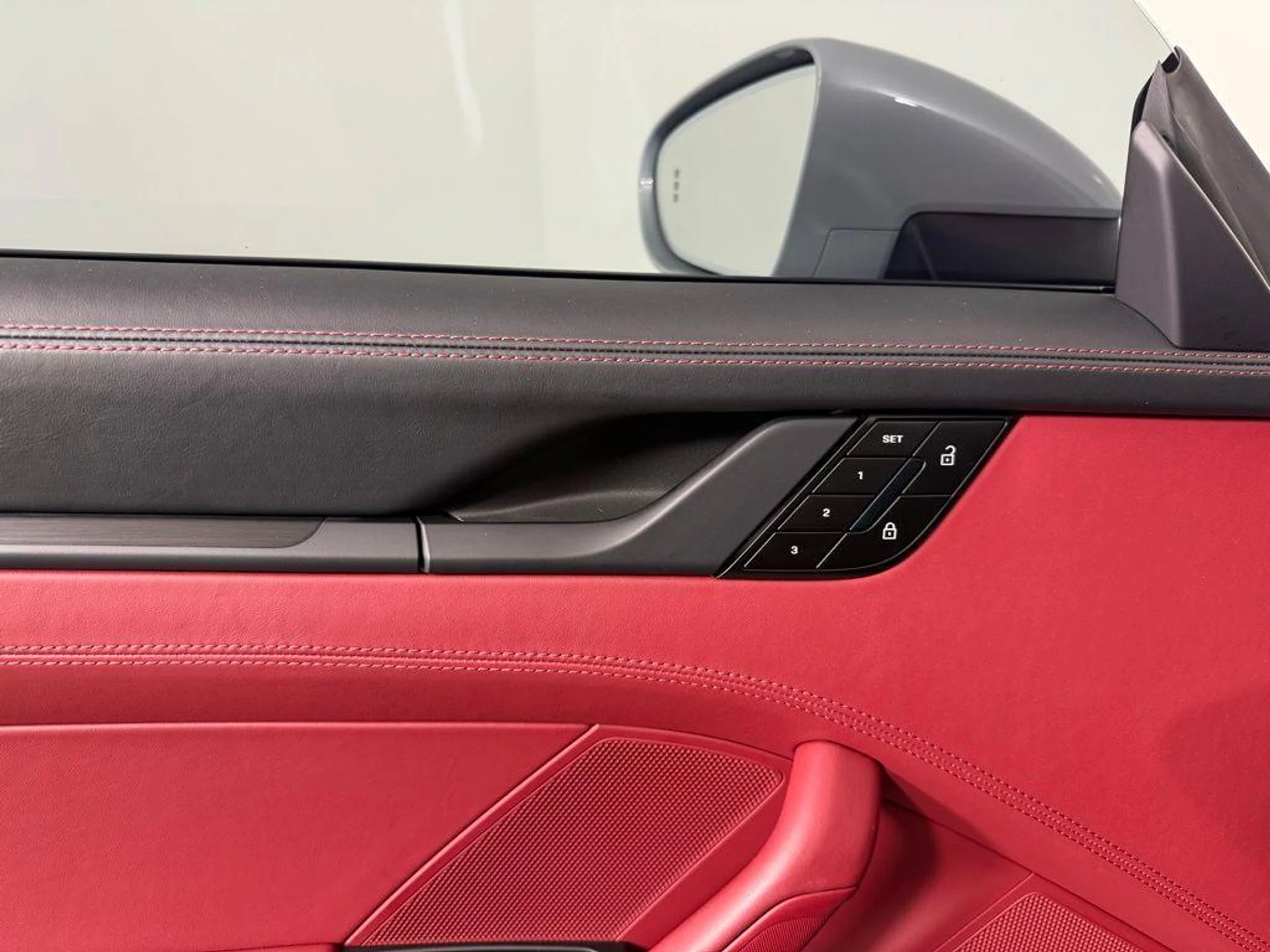 mph018_565910323_T_Vgu9lg_J0_Ui_Avr_M_Rr_A_Xlb6rx_Cw_a45f610eba