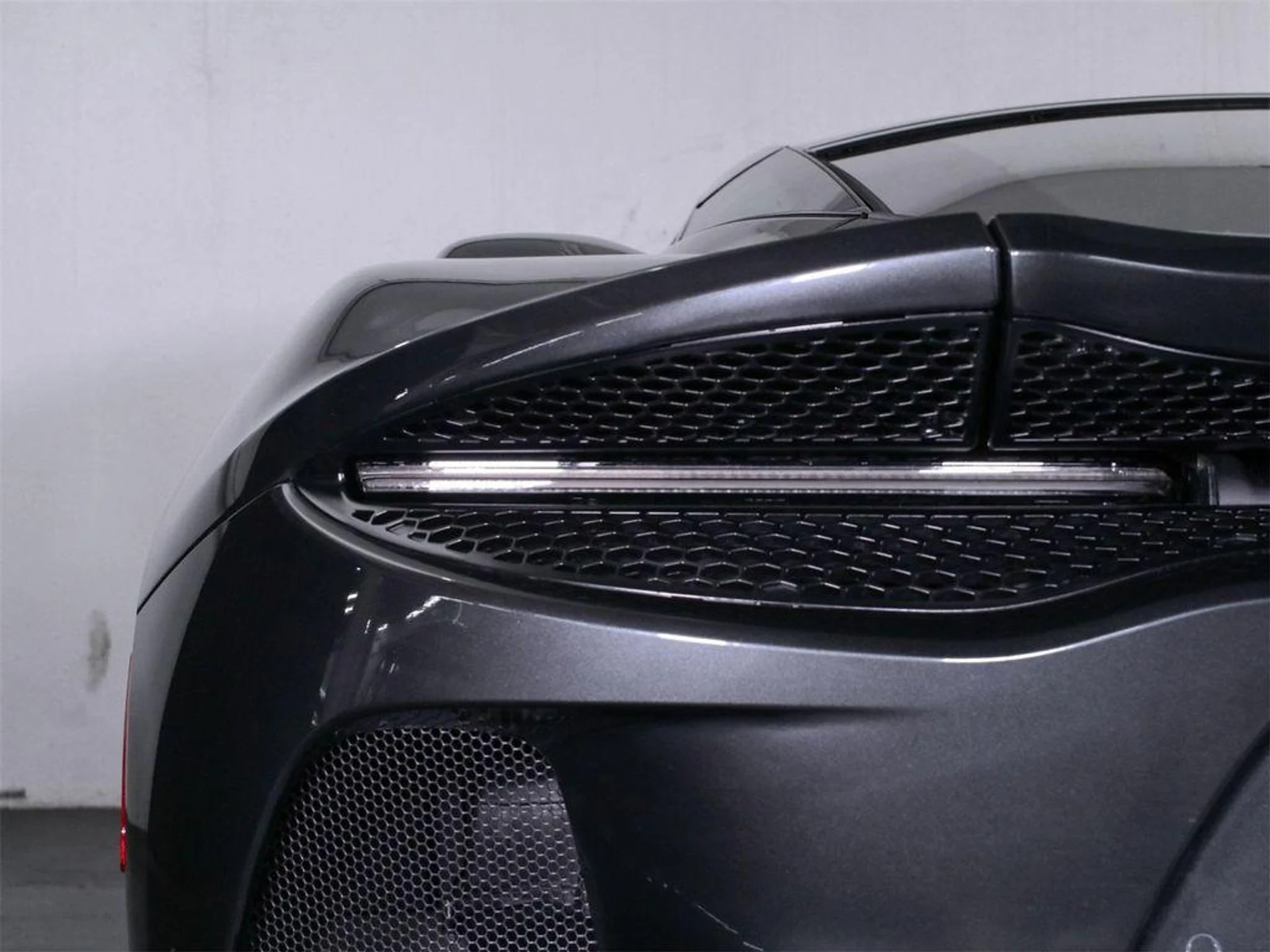 mph018_566531942_N_Ds_RMJ_Asgzuo_Ti_Tmtd_Z_Uvco_Vt_Gs_d8dc6d6334