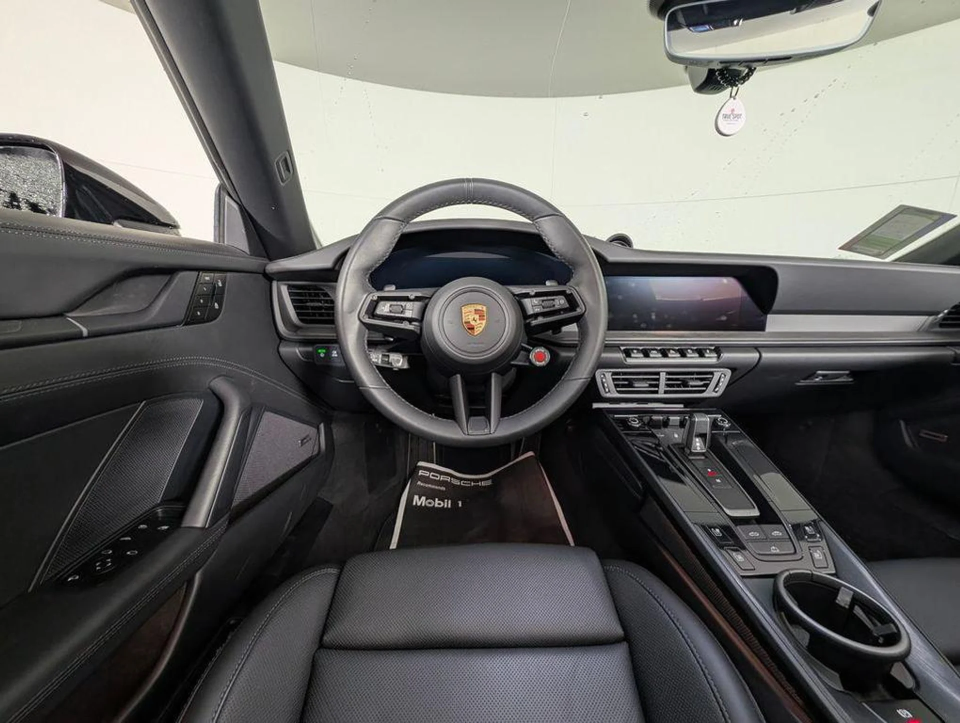 mph018_572935600_C_Gm_NAUD_3d_G26i_UCT_Fe_T_vtz_OK_Nw_237cf4fd48