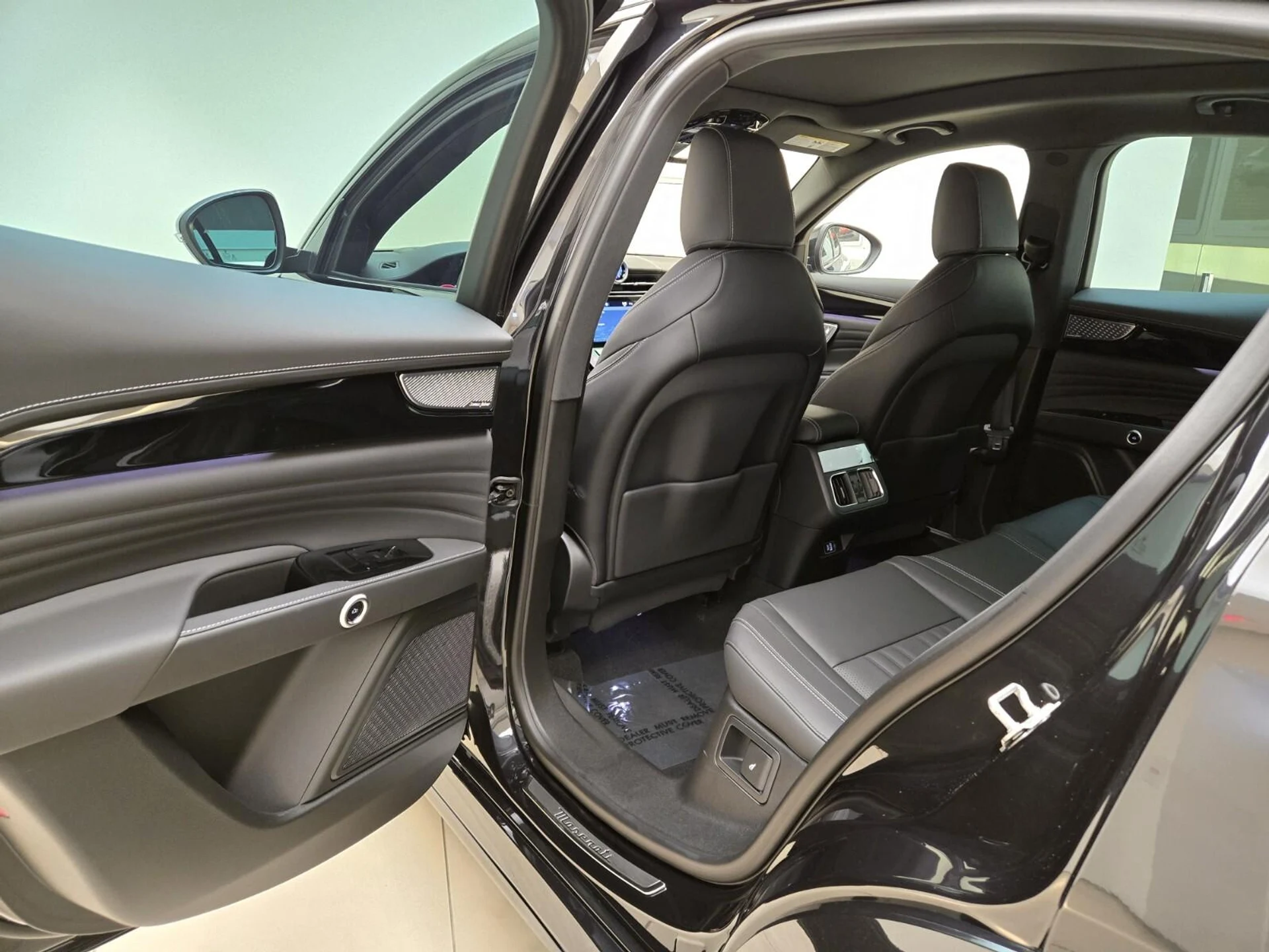 mph018_573962619_Used_2025_Maserati_Grecale_Folgore_1765003986_6b151053d6