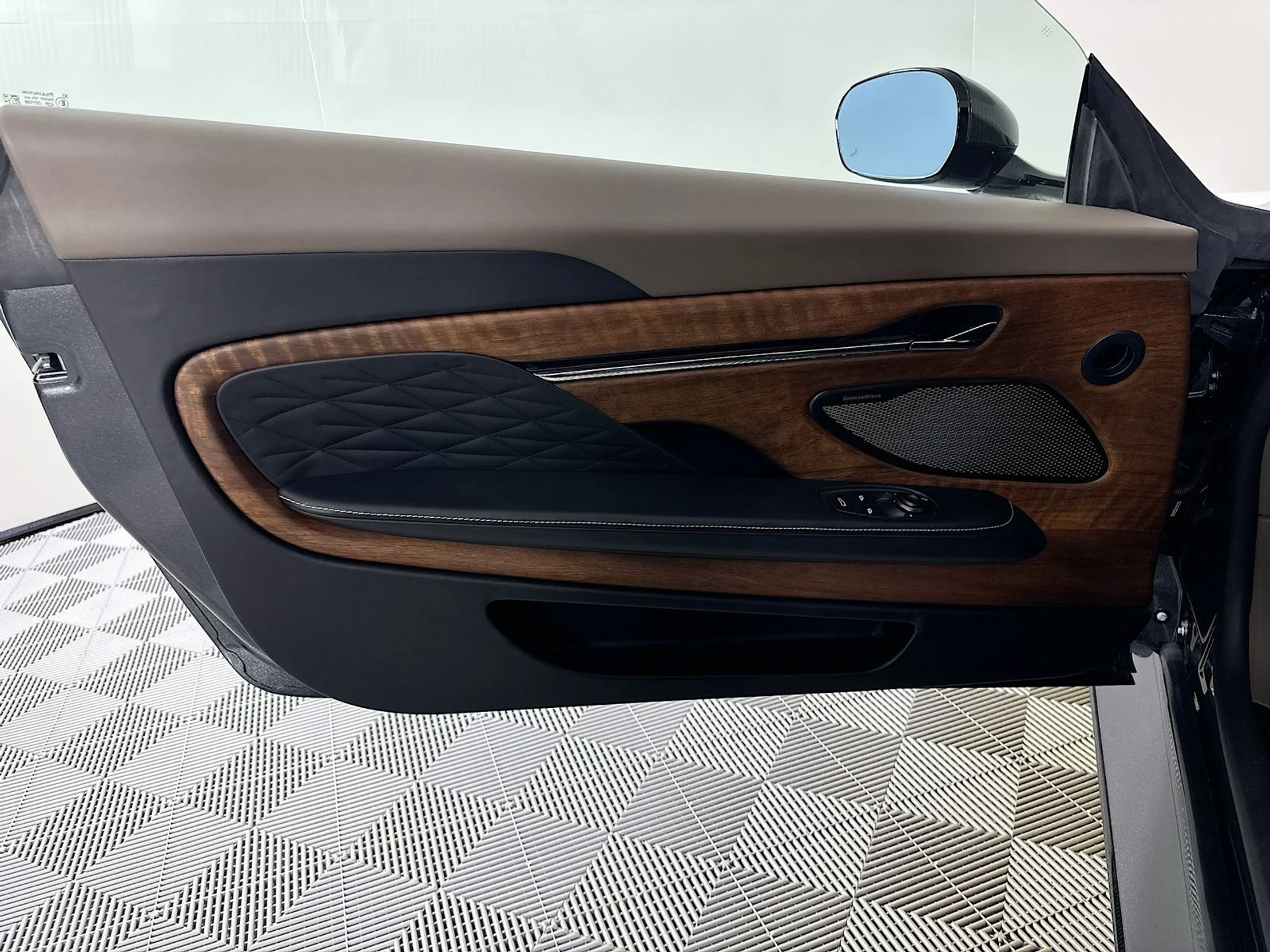 mph018_575607710_6b9dfdb4b72c4920cf659b176d19cbd4x_faffe9894f