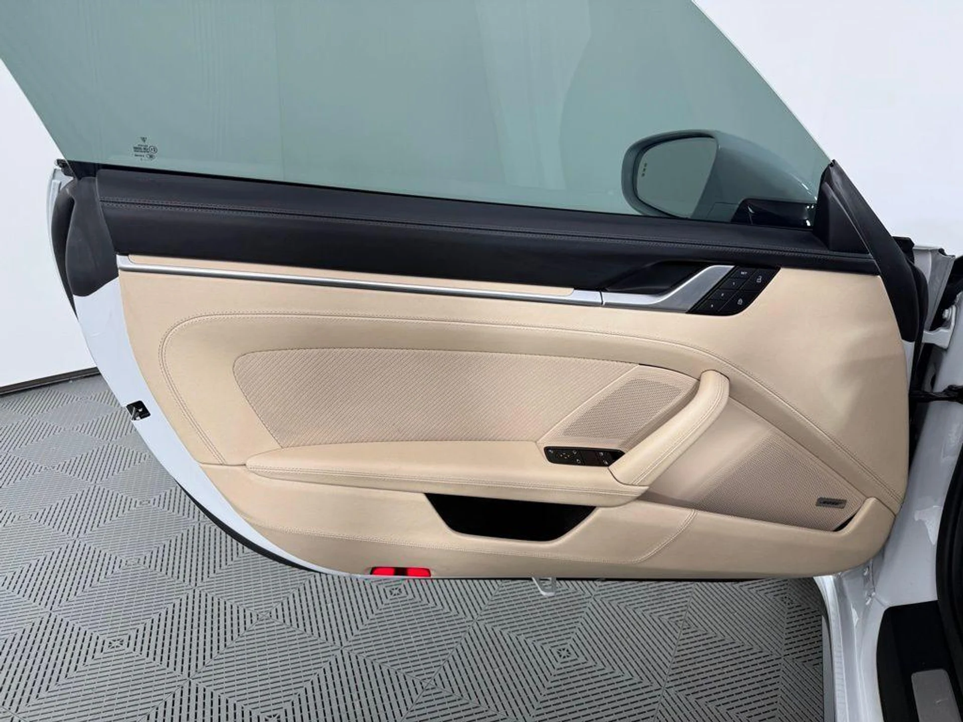 mph018_578017001_x2cb_A_Wl_N_Vn_Q_Klsy_Q_Pz8_N5_M_Ao_Tzo_cb86eae8f9