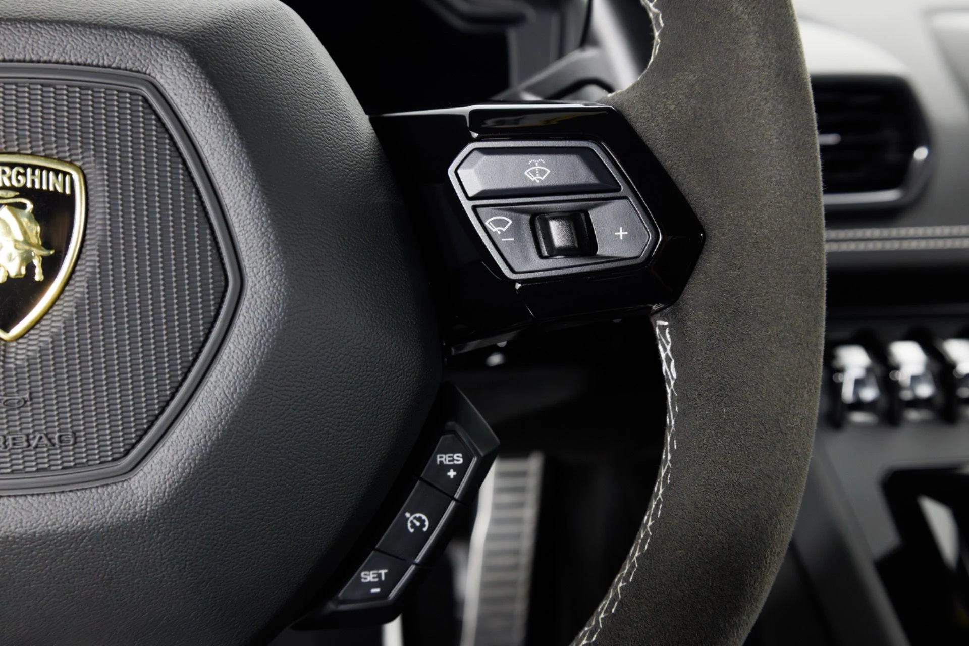 mph018_583341803_Used_2020_Lamborghini_Huracan_LP_640_4_EVO_1779139550_777b0f13be