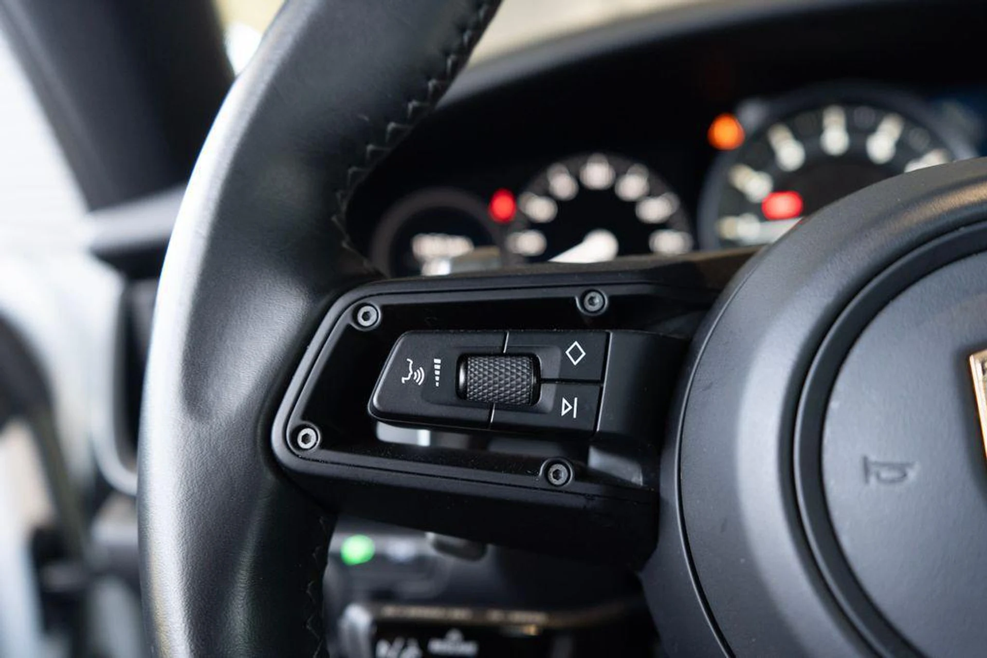 mph018_586675336_r_X_Ek_F_Gvf_KA_h_POPV_1_L_Nj_DPP_Us_s_95db94cf7f