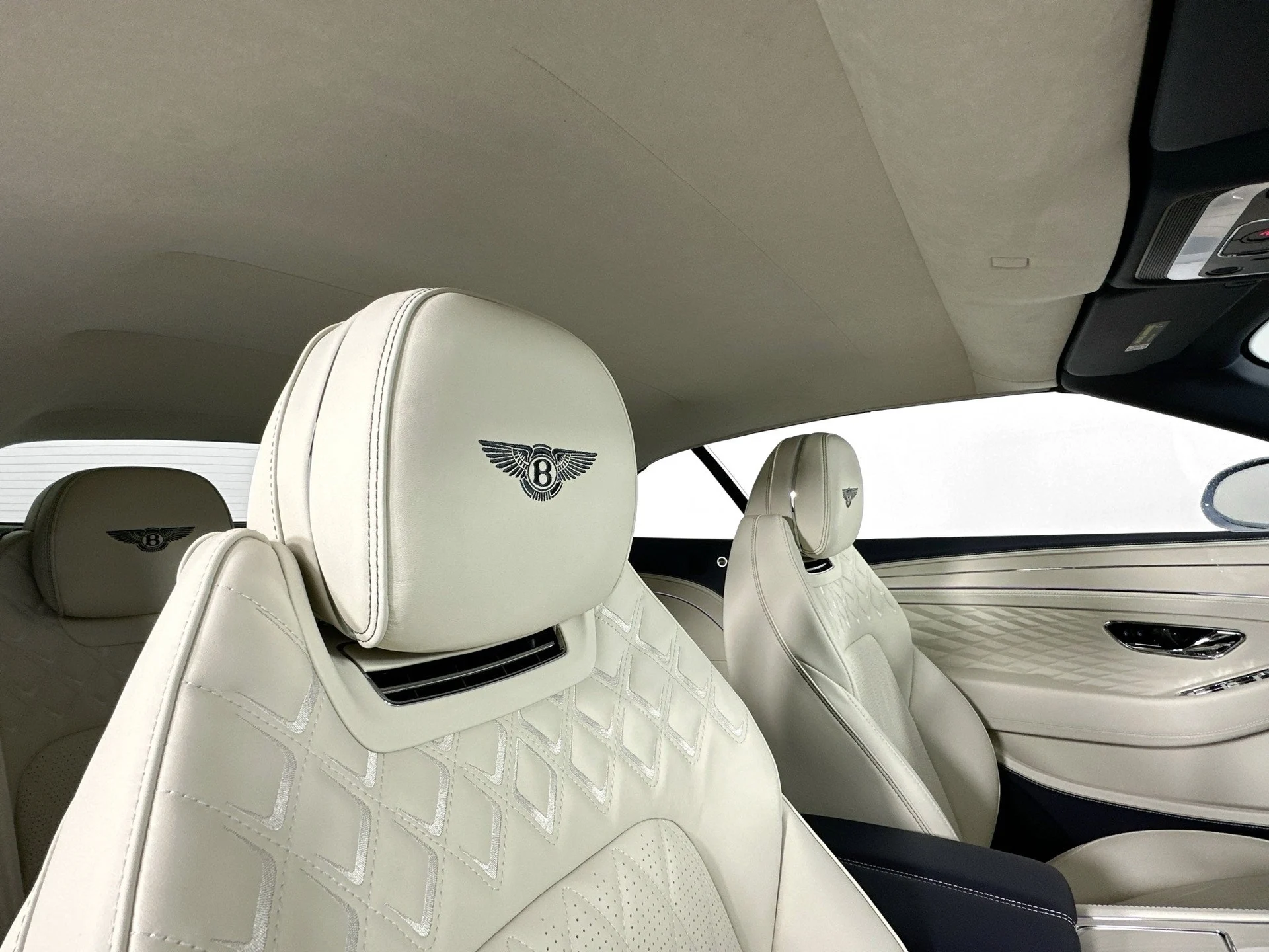 mph018_59352666_19_1f40ffc4c3