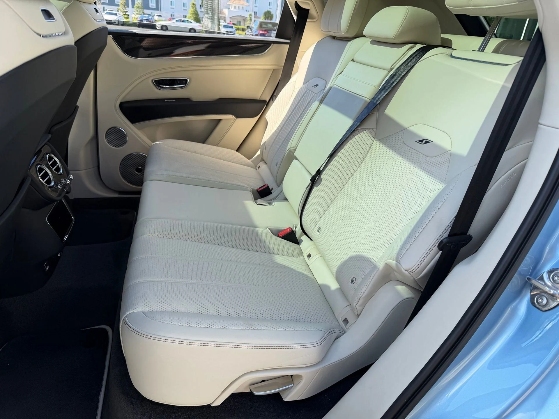 mph018_595209707_c11134a9e02344a1b972f758c84aaa7d_9a3d5b01d4