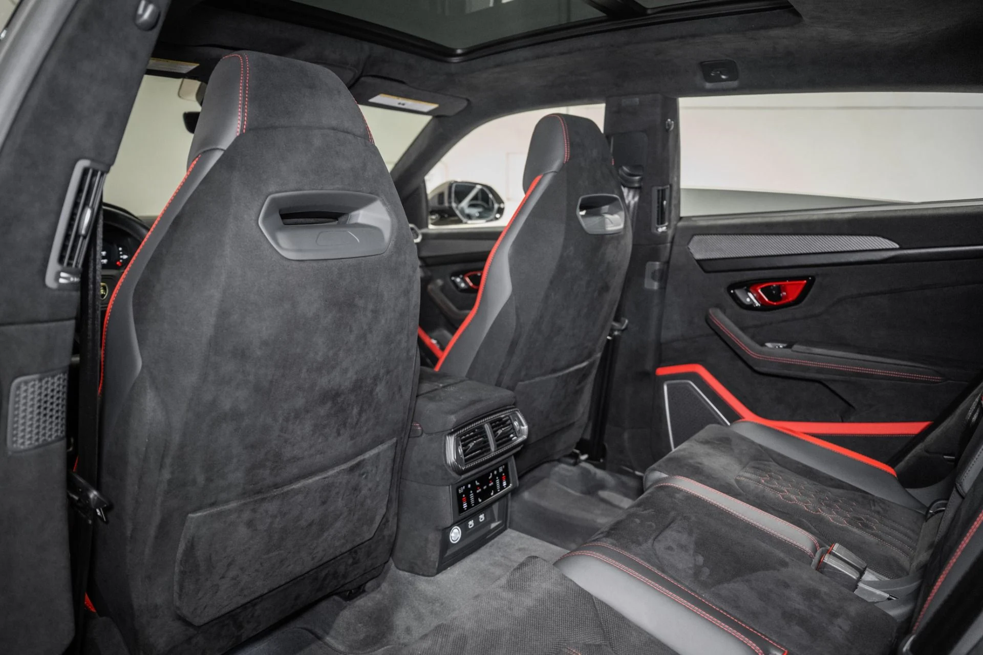 mph018_614597580_Used_2024_Lamborghini_Urus_Performante_1777998892_0b7706b110
