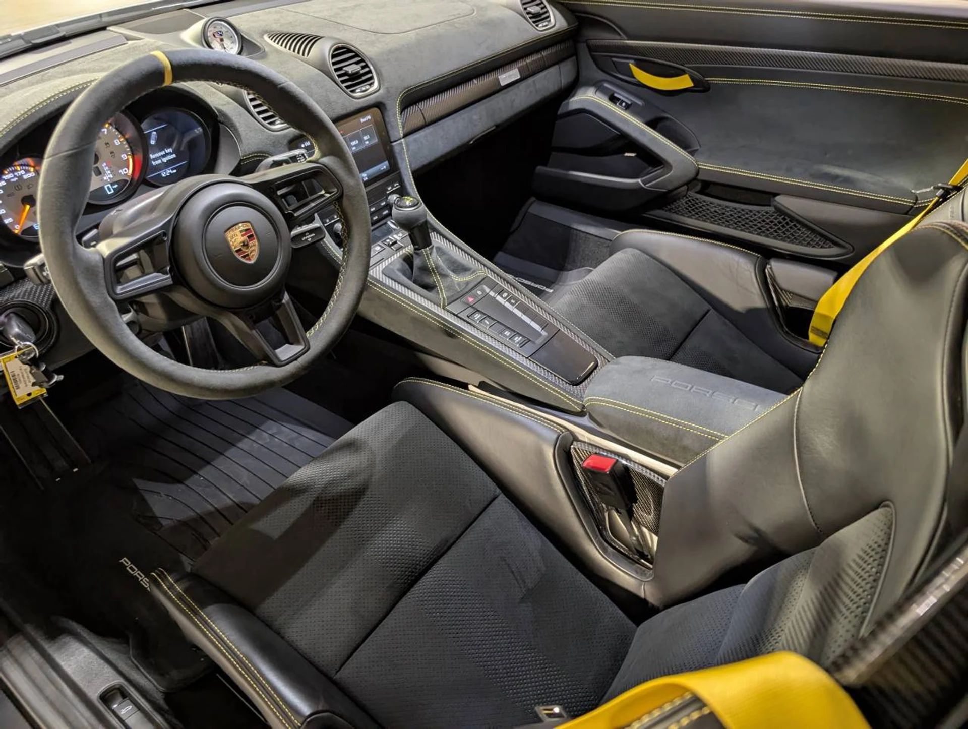 mph018_617175850_fa6f4070610157559d2afbee963040acx_0534b7942b