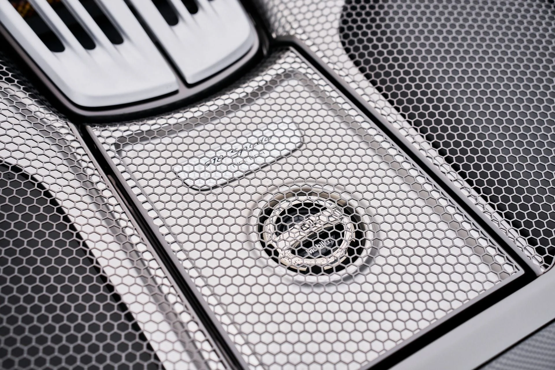 mph018_618312304_Used_2015_Porsche_918_Spyder_w_Weissach_Package_1764874366_bf59369e42