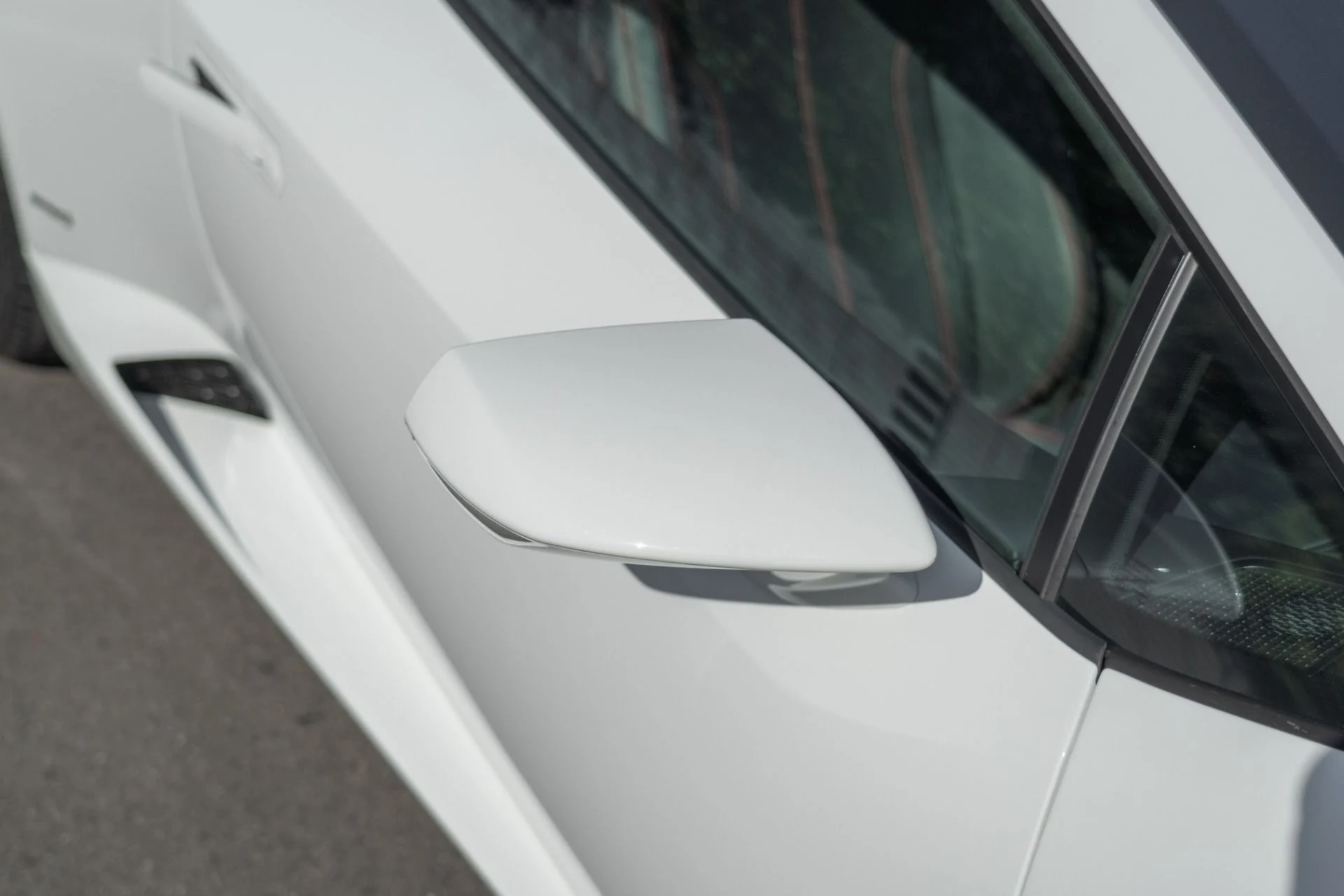 mph018_628092363_Used_2015_Lamborghini_Huracan_LP_610_4_1761343879_af0372536e