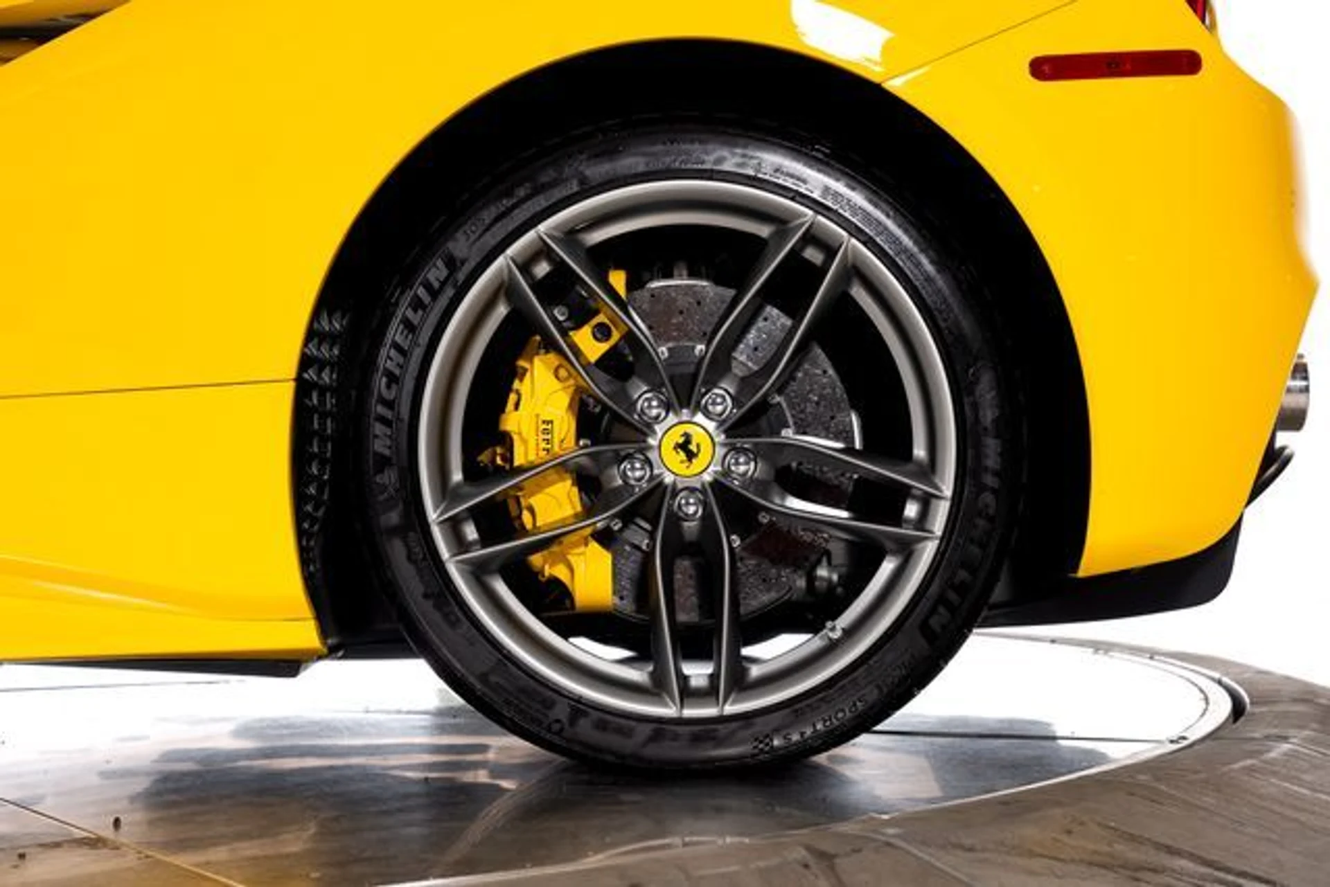 mph018_628339480_f1227f2ae811765cb592c2a9e5f0a214x_fd60e0a36f