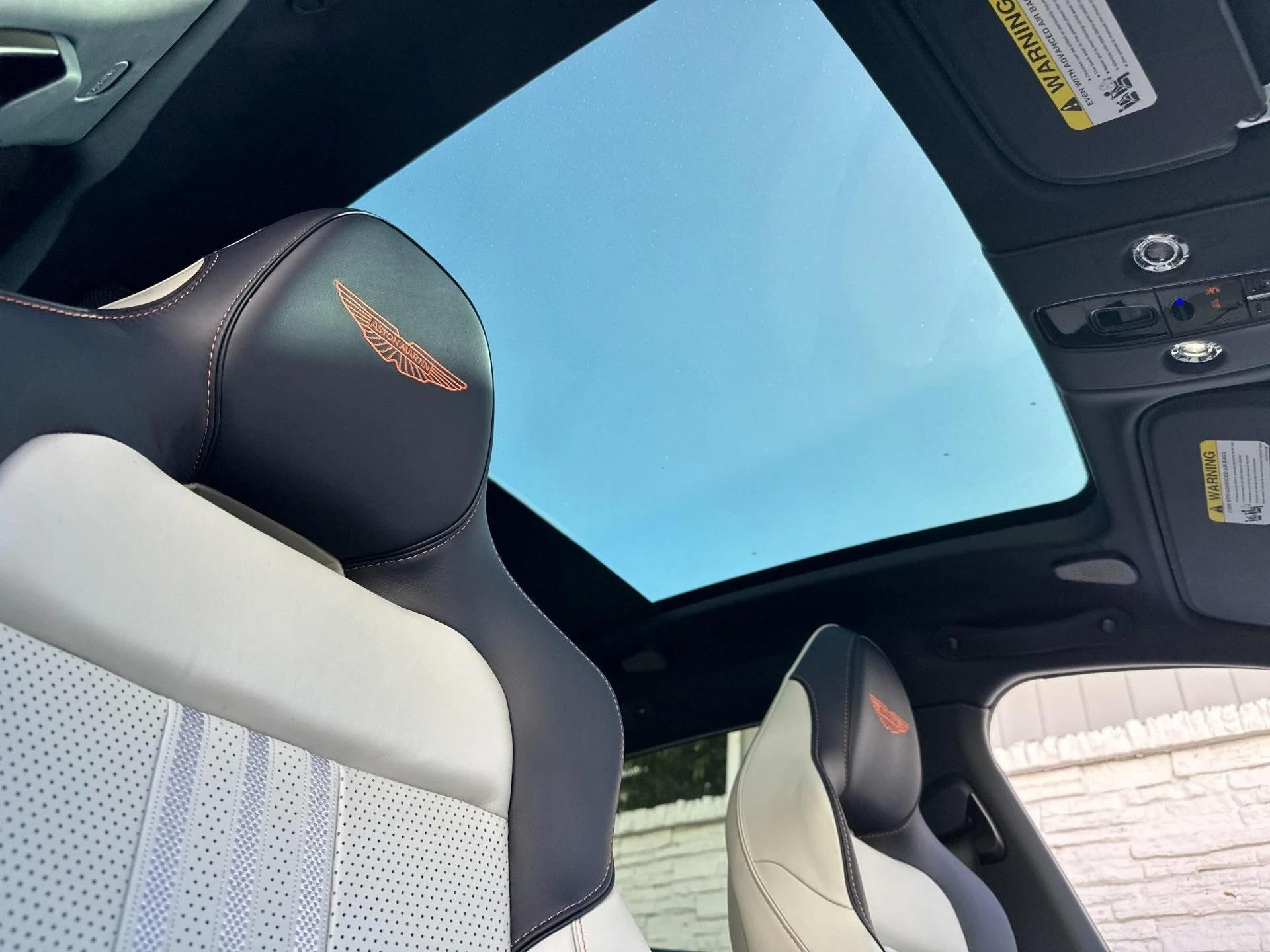 mph018_630343979_New_2025_Aston_Martin_DBX_707_1761314757_30143f0205