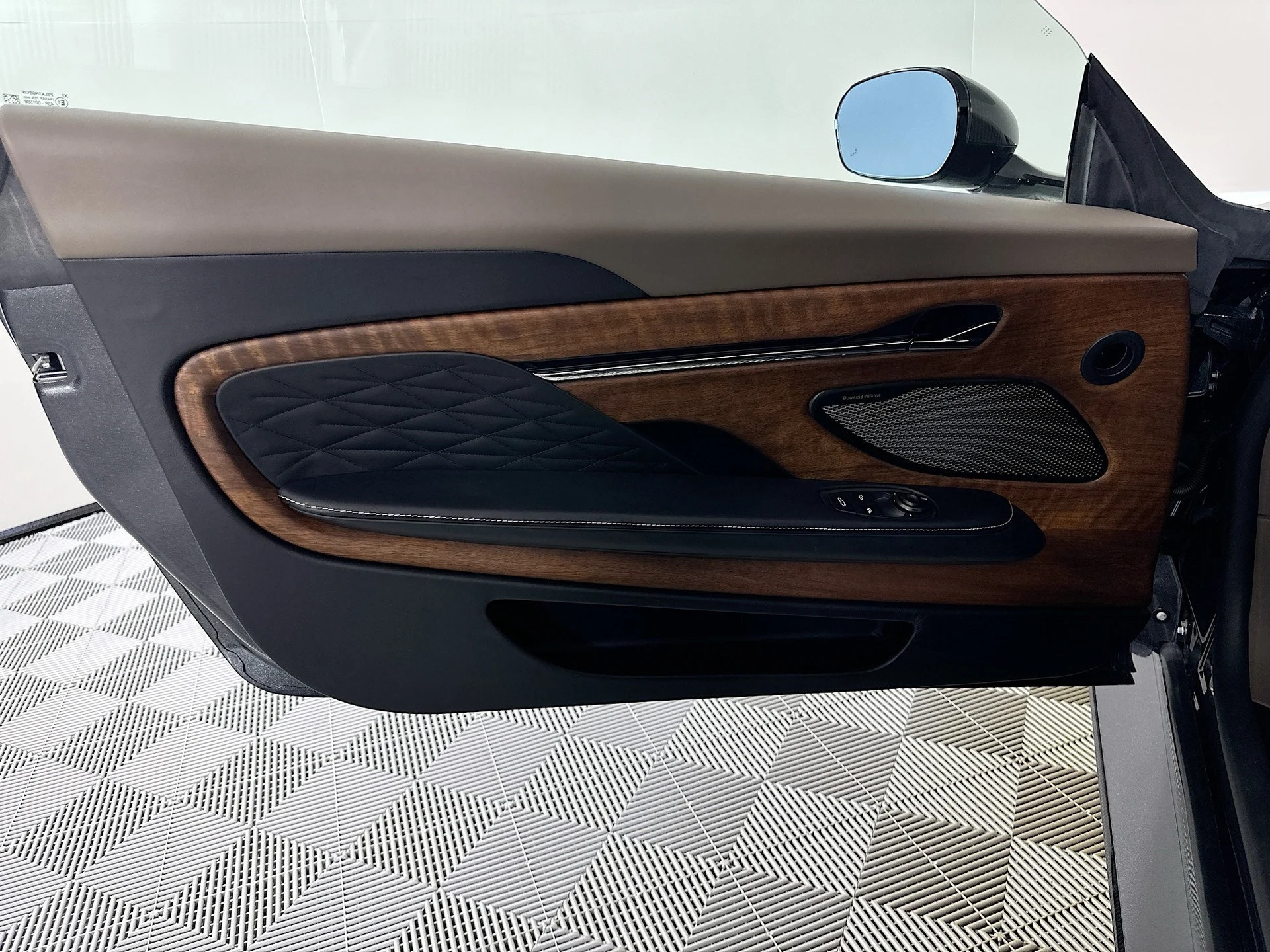 mph018_632508268_19_96408f56ed