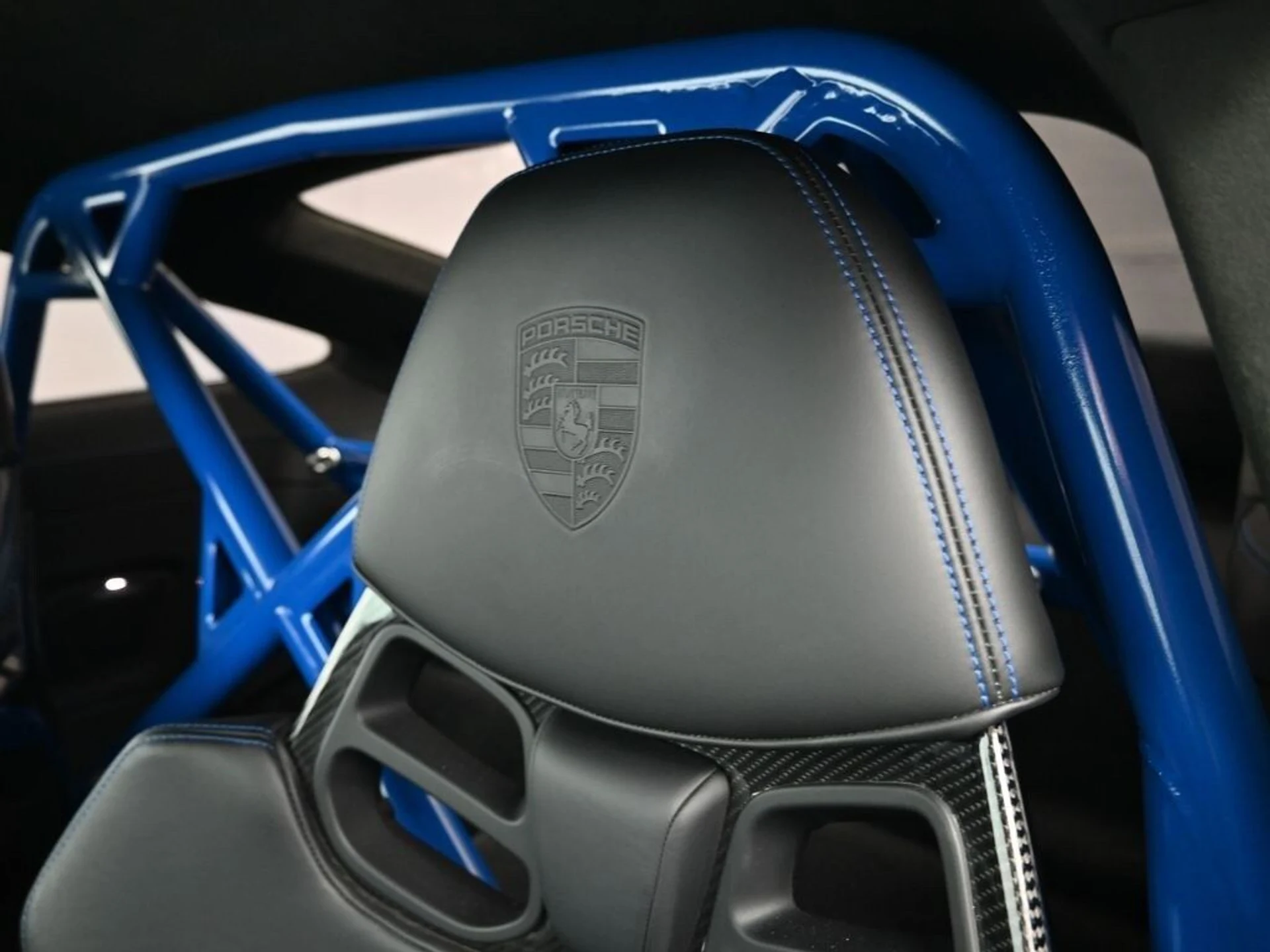 mph018_63365698_ac66a9bea7165de849d146179c872931x_5dc0931235